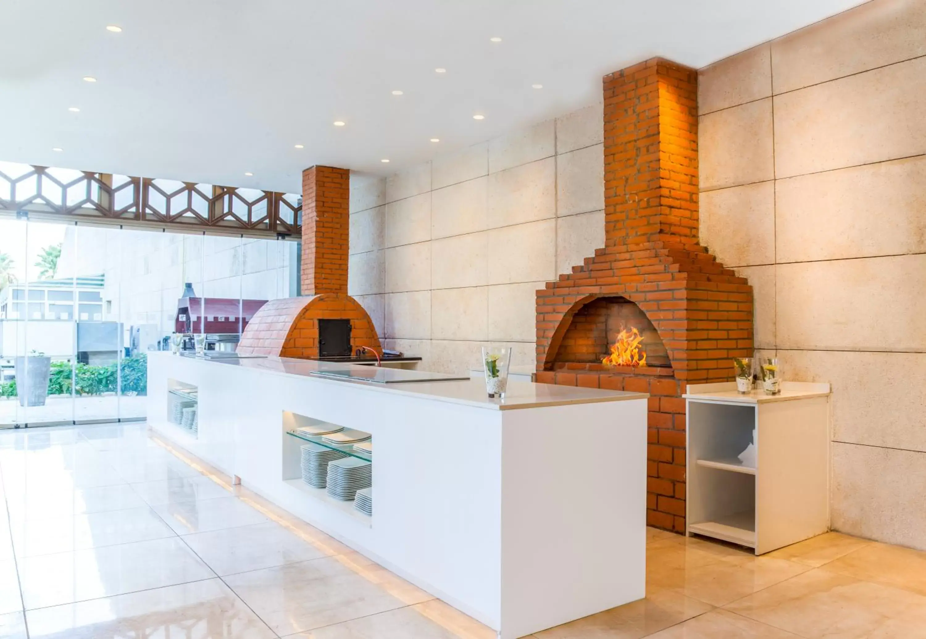 Restaurant/places to eat, BBQ Facilities in Mövenpick Hotel Amman