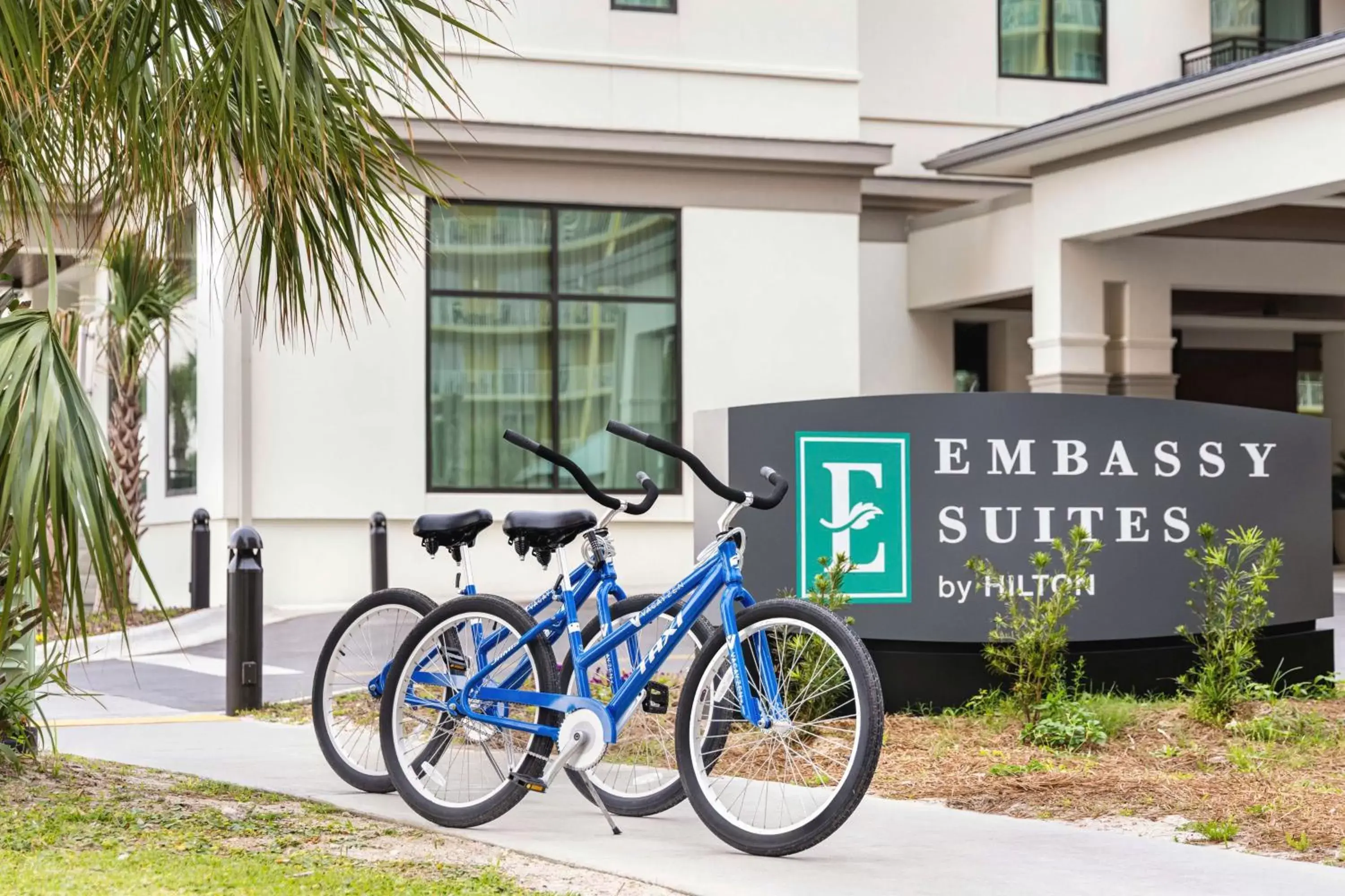 Property building in Embassy Suites By Hilton Panama City Beach Resort