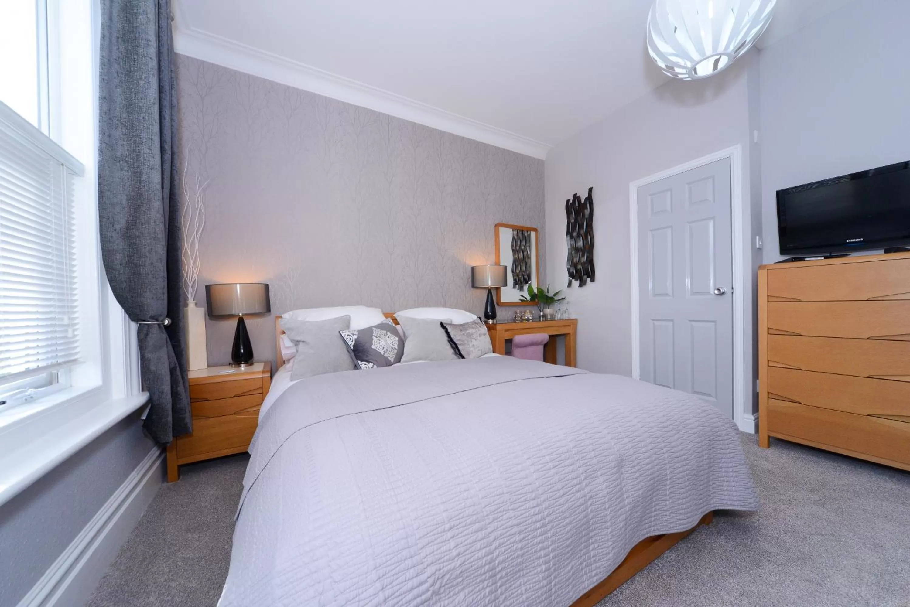 Photo of the whole room, Bed in Mory House