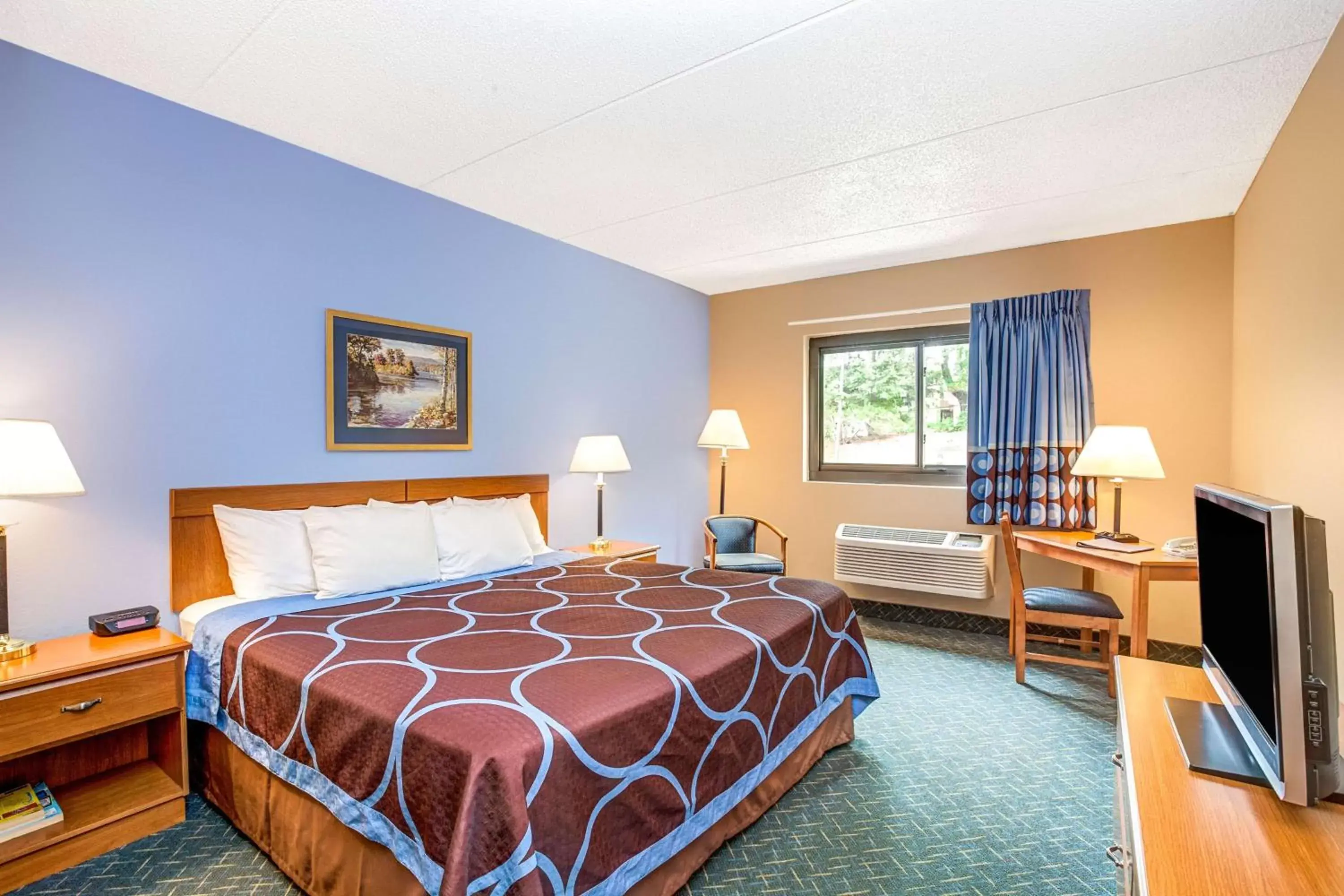 Deluxe King Room - Non-Smoking in Super 8 by Wyndham Mahwah