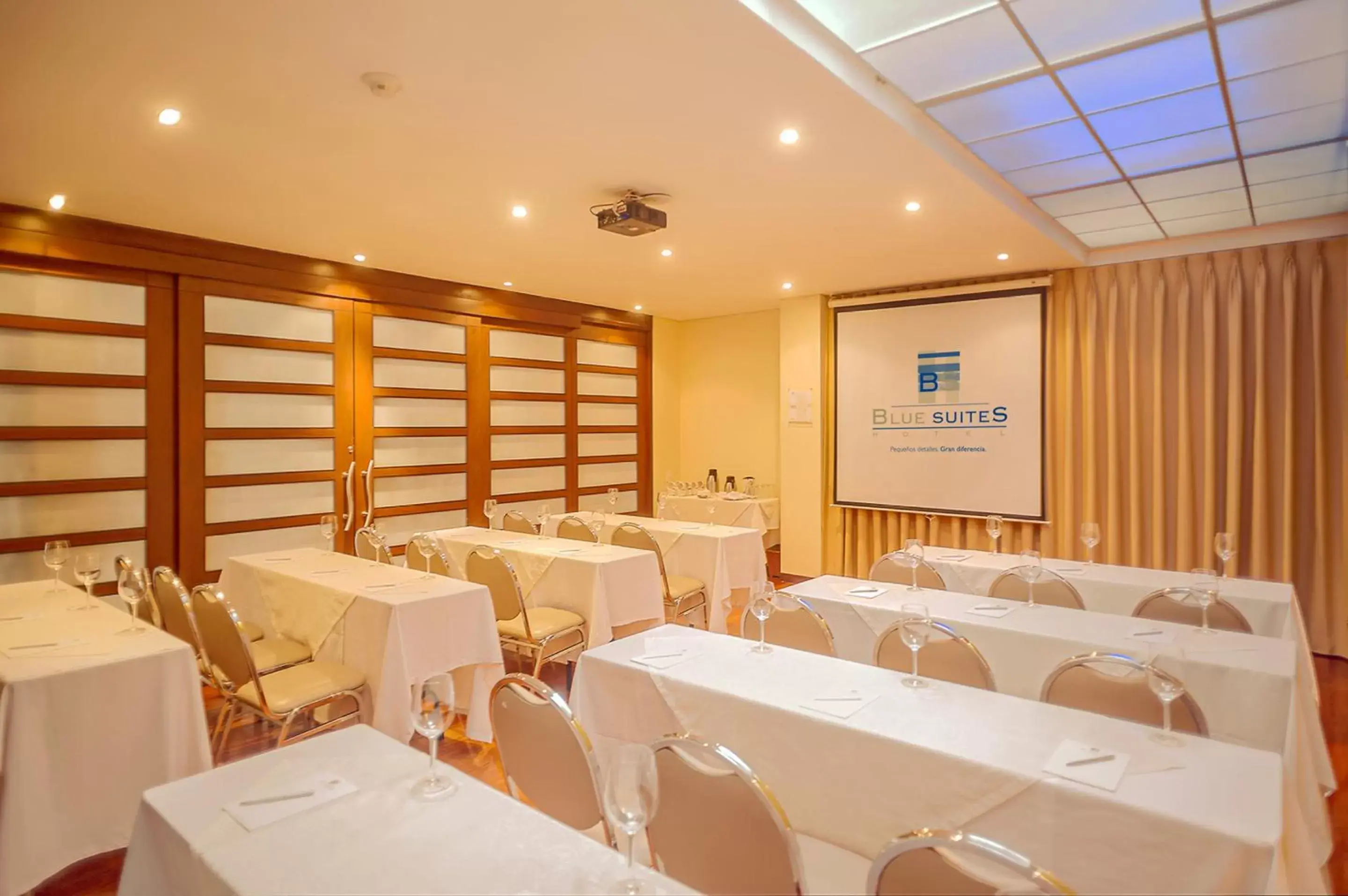 Business facilities in Blue Suites Hotel