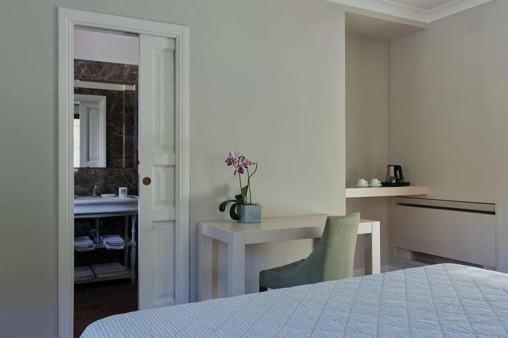 Bed in Altarocca Wine Resort Adults Only