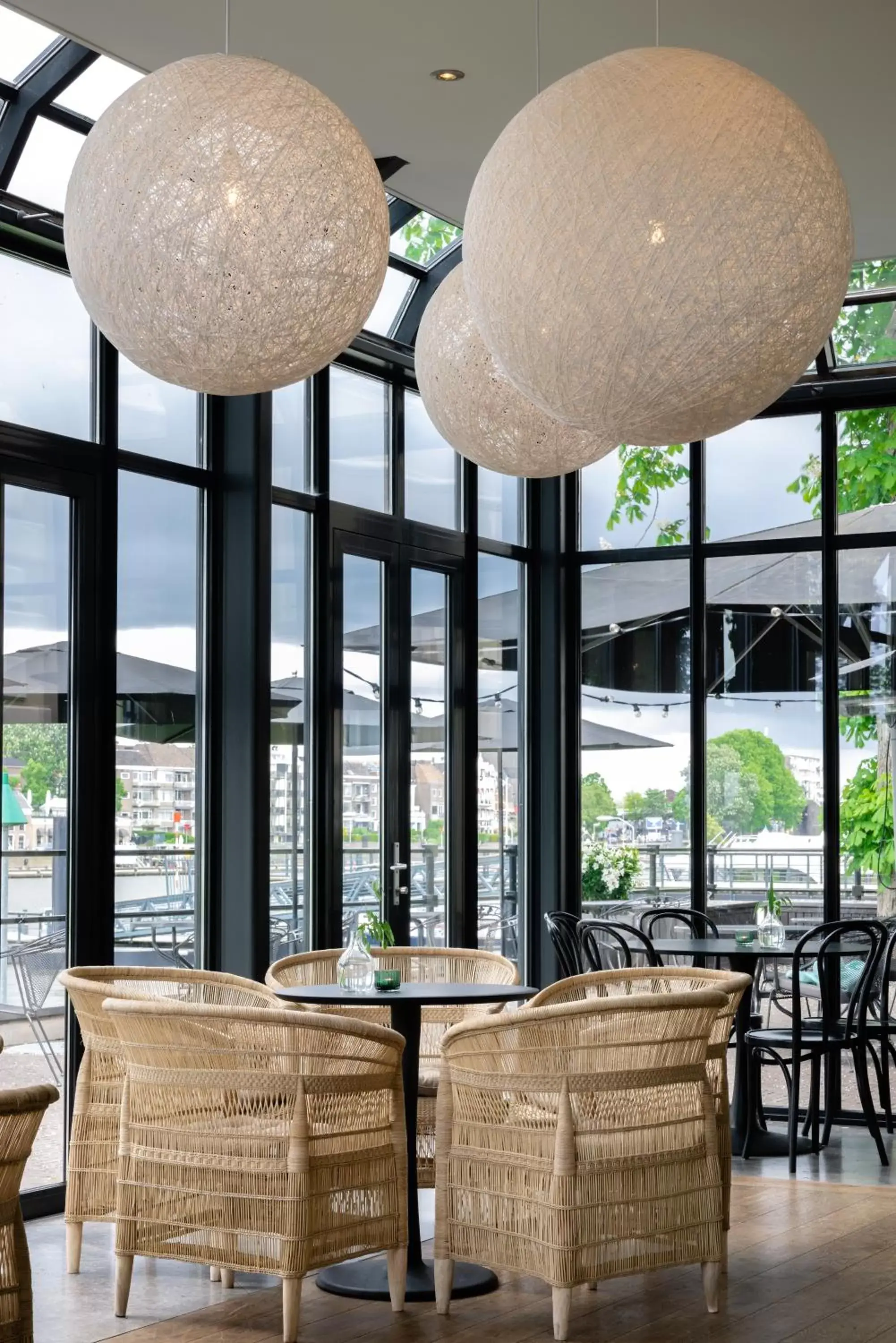 Restaurant/places to eat in Pillows Luxury Boutique Hotel aan de IJssel