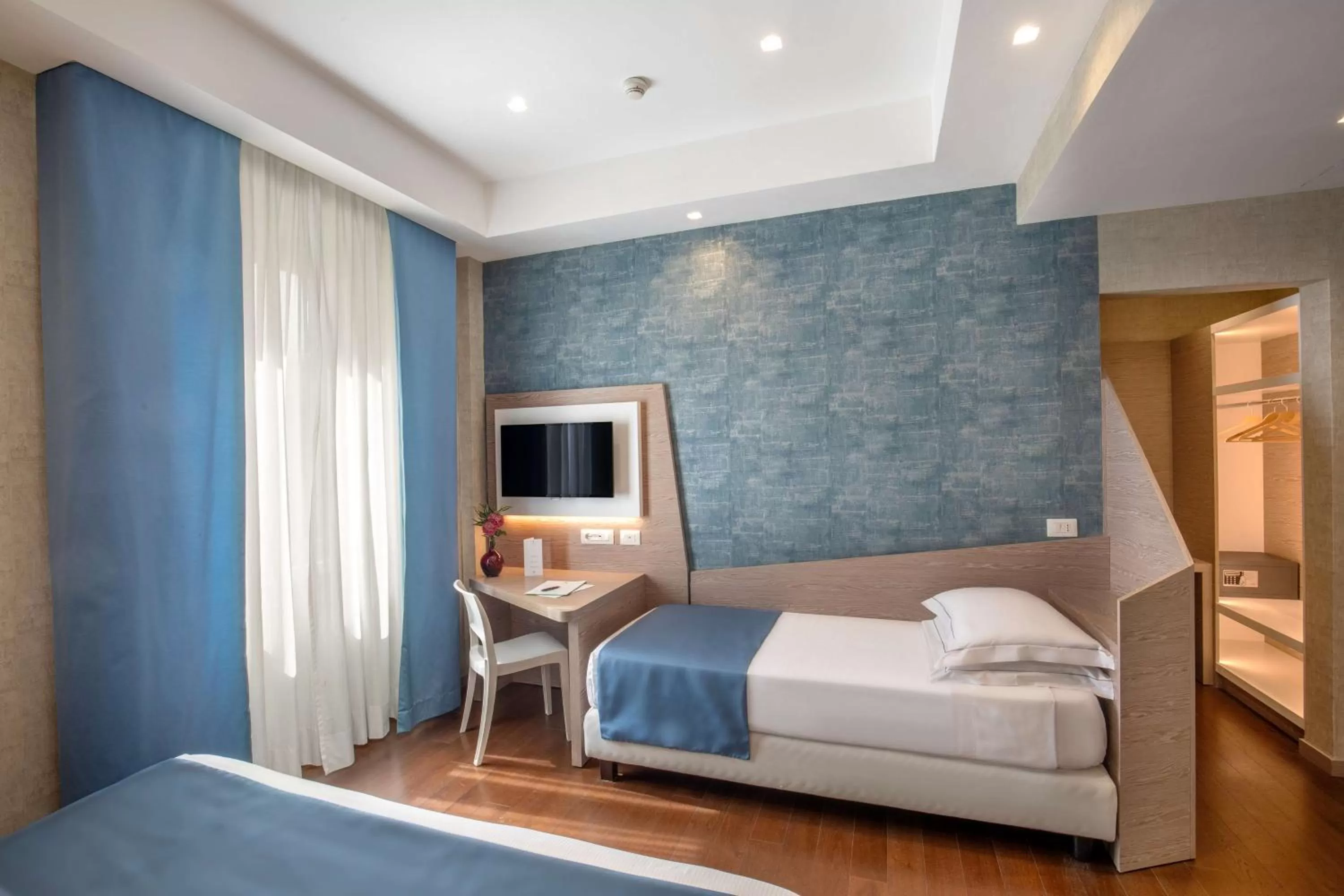 Bedroom, Bed in Hotel Diana Roof Garden