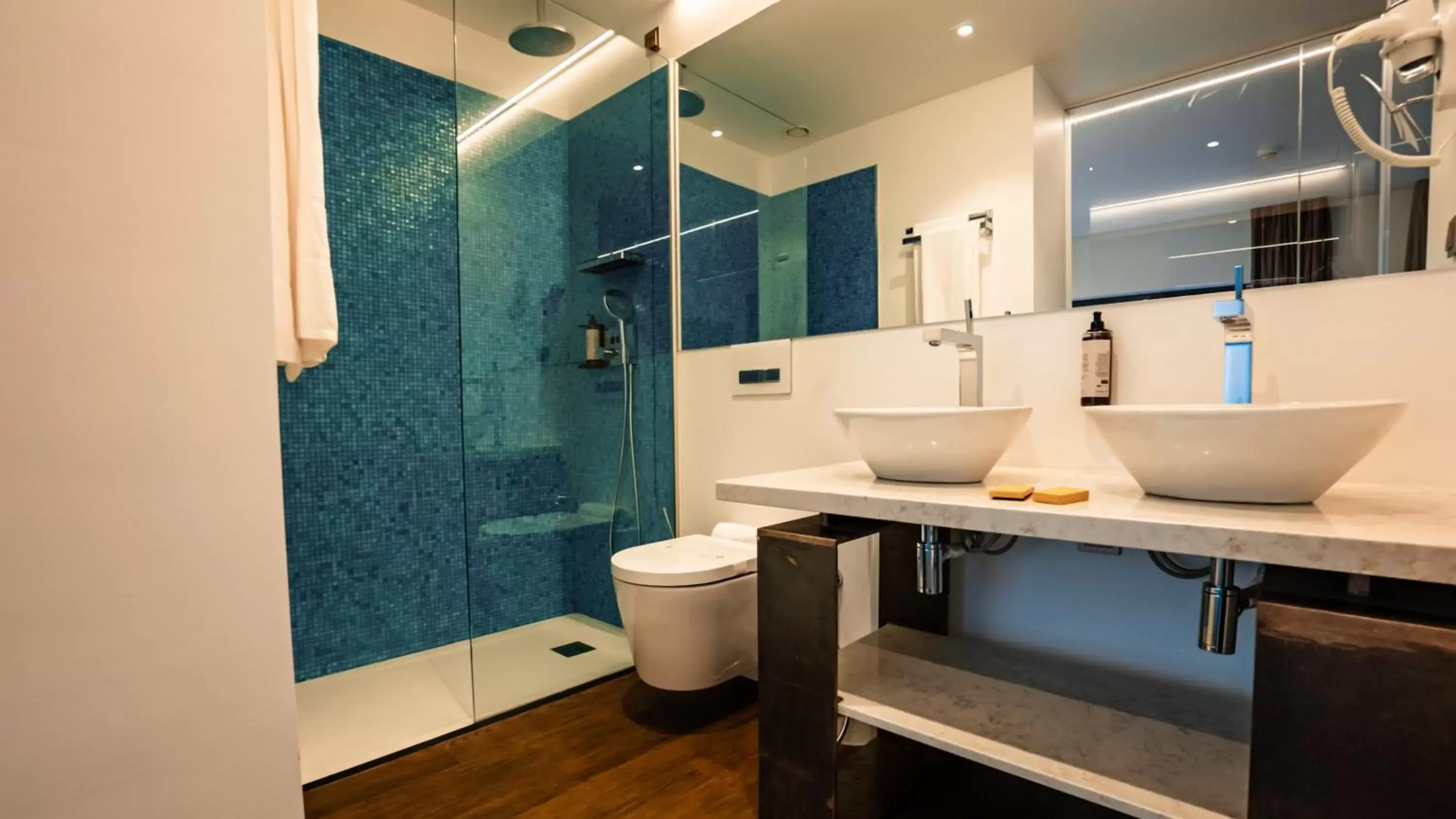 Bathroom in Hills Hotel Lisboa