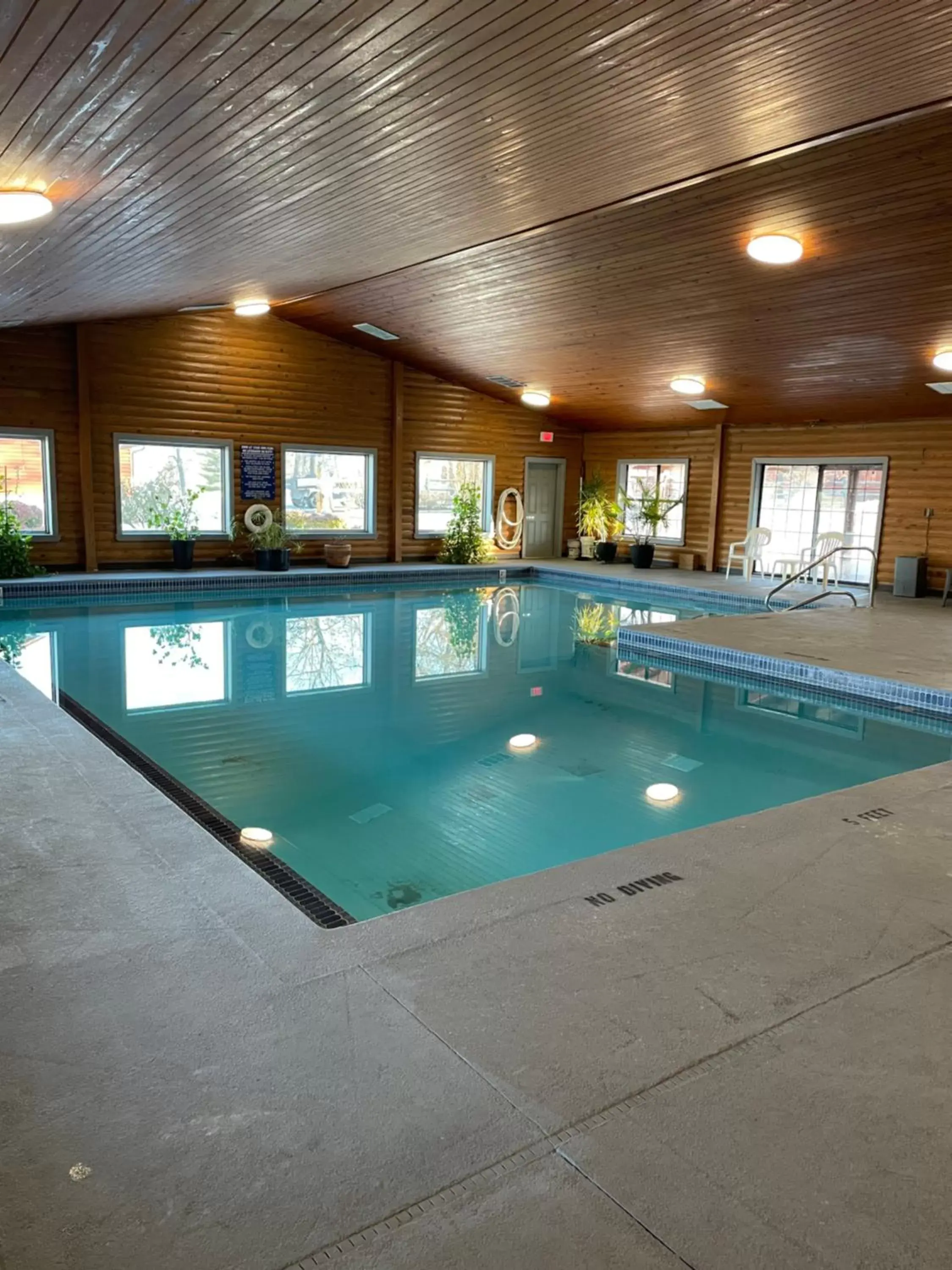 Pool view, Swimming Pool in Crown Lake Resort & RV