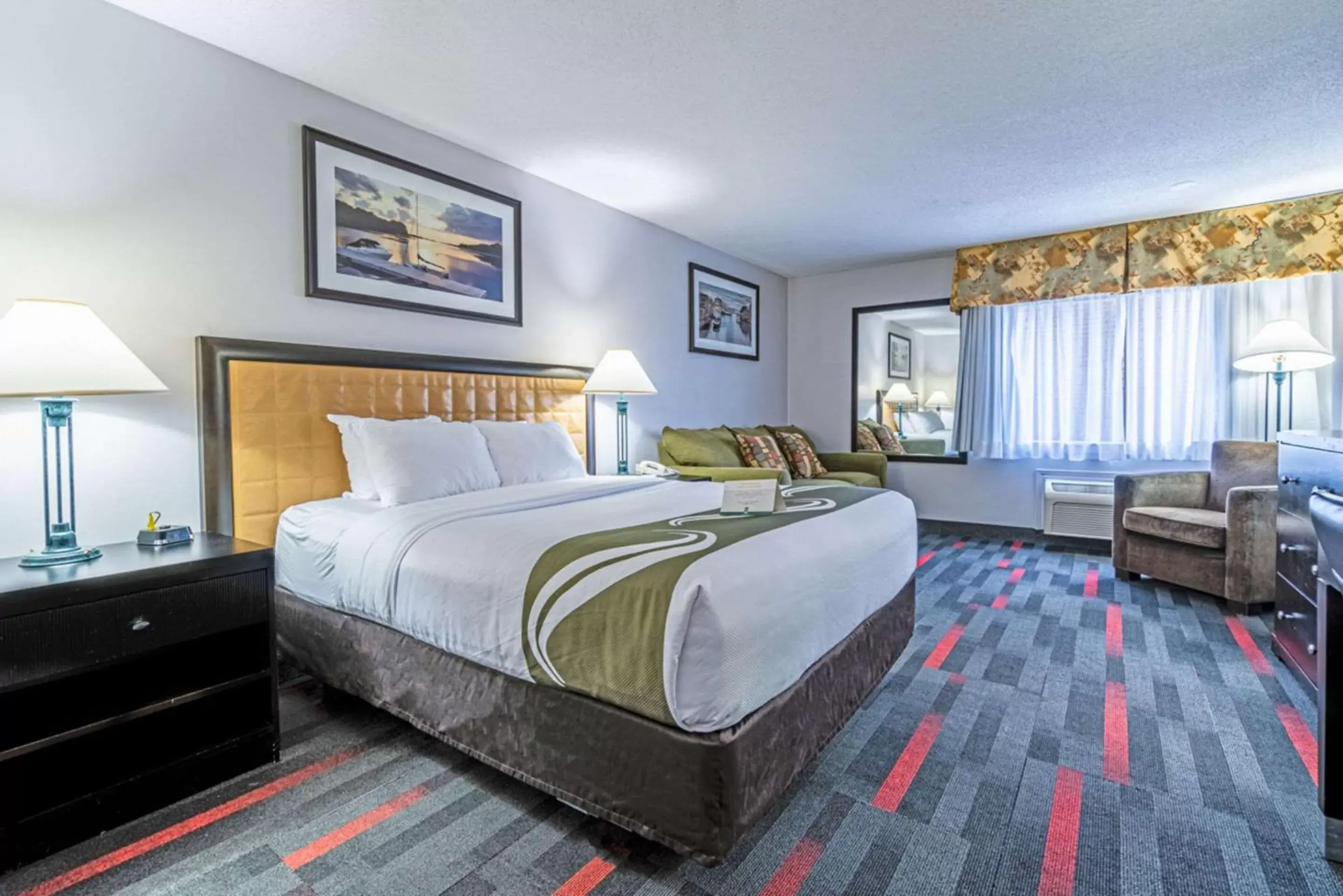 Photo of the whole room, Bed in Quality Inn Halifax Airport