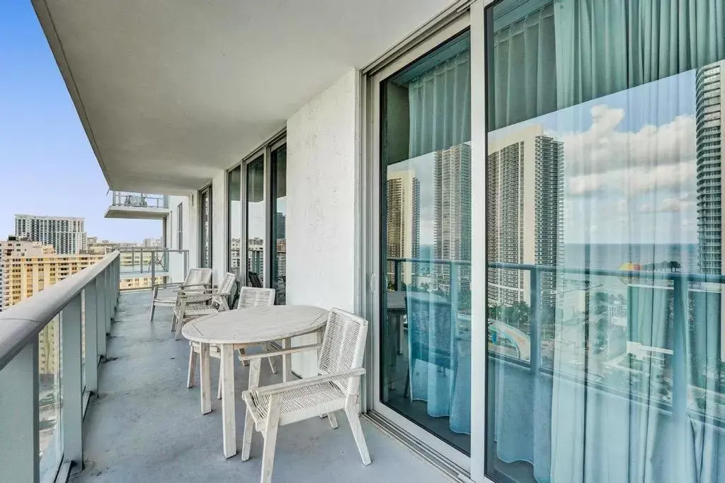 Balcony/Terrace in Amazing Apartments at H Beach House