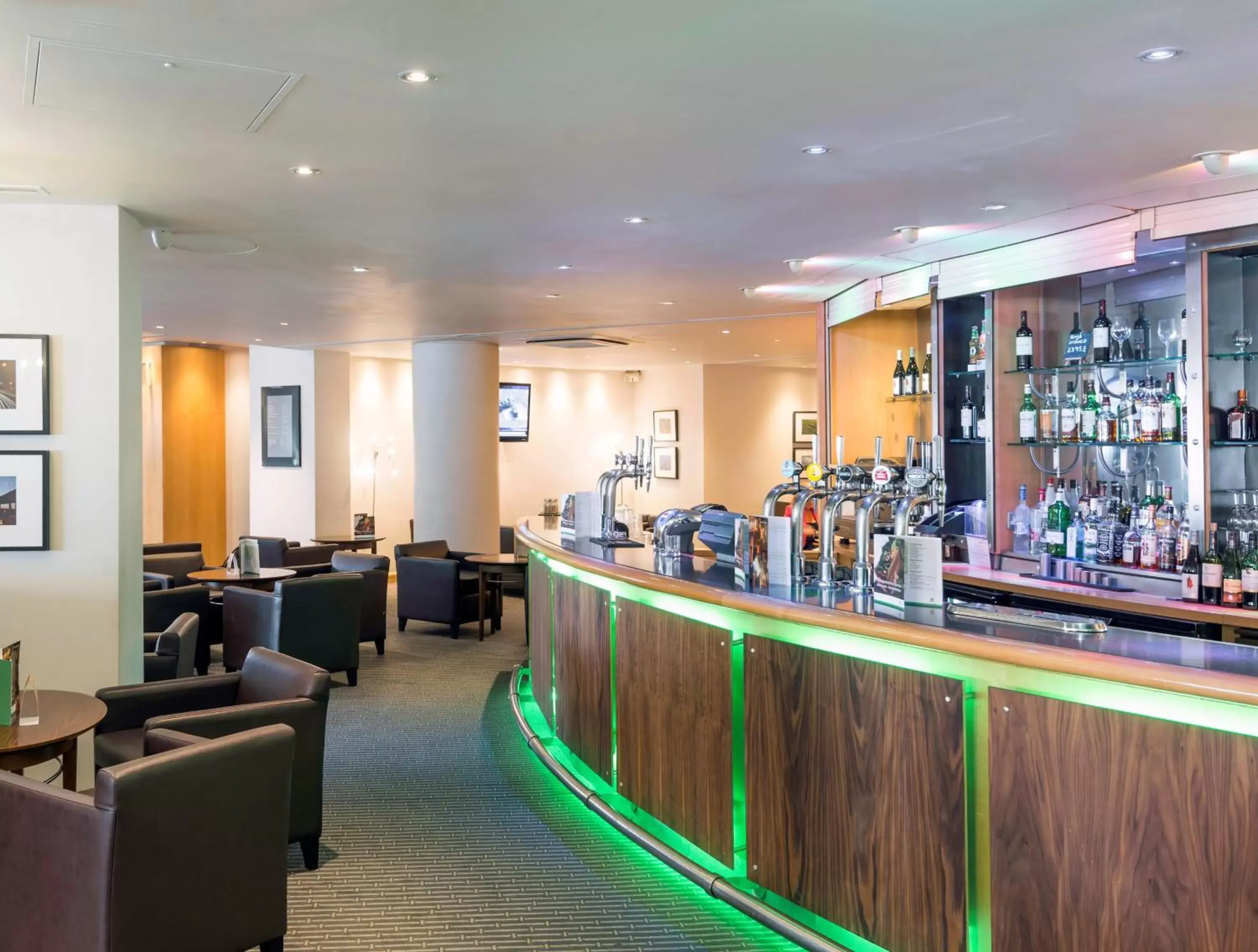 Lounge or bar, Lounge/Bar in Best Western London Heathrow Ariel Hotel