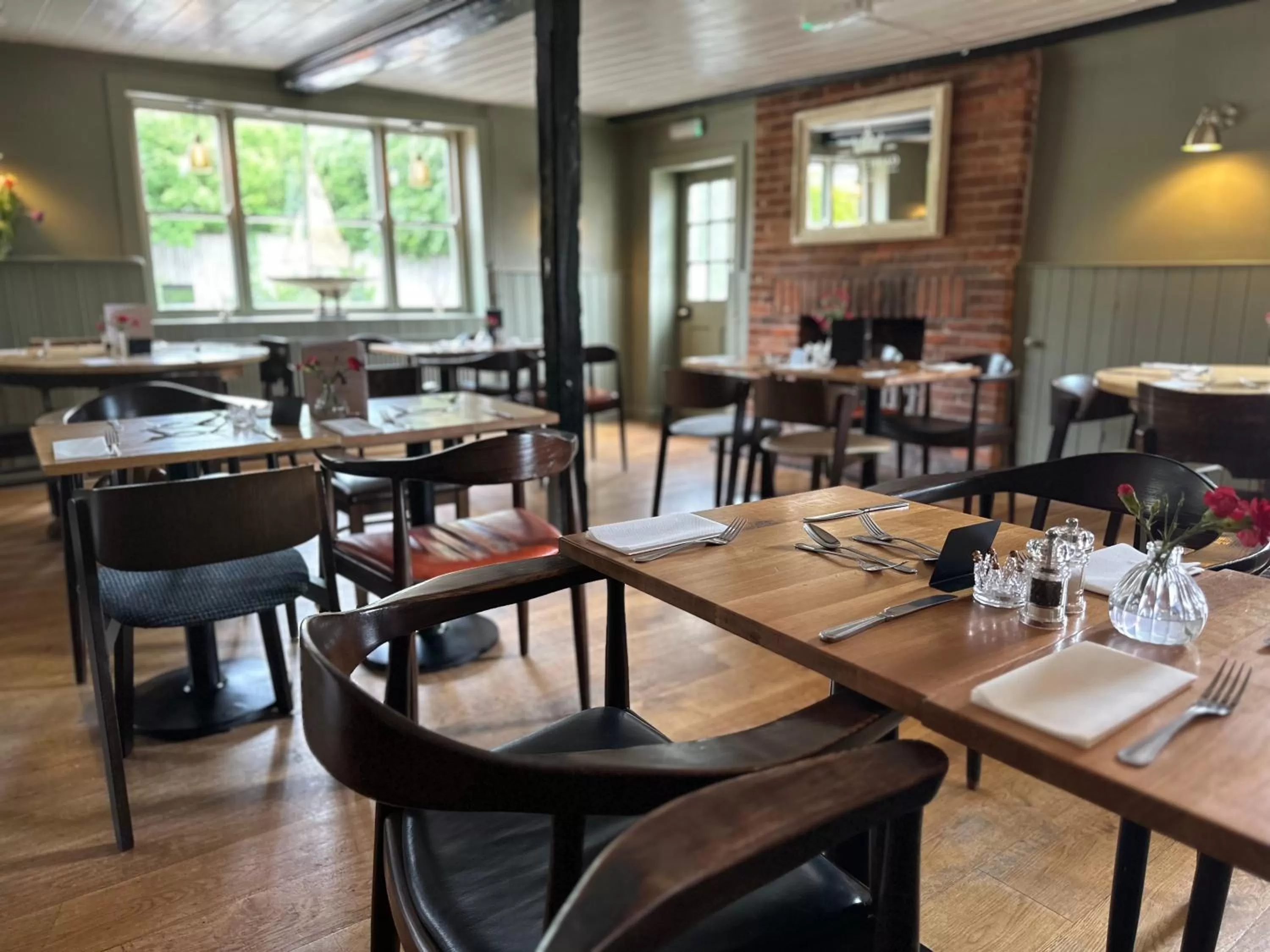 Restaurant/places to eat in Kings Head Coltishall