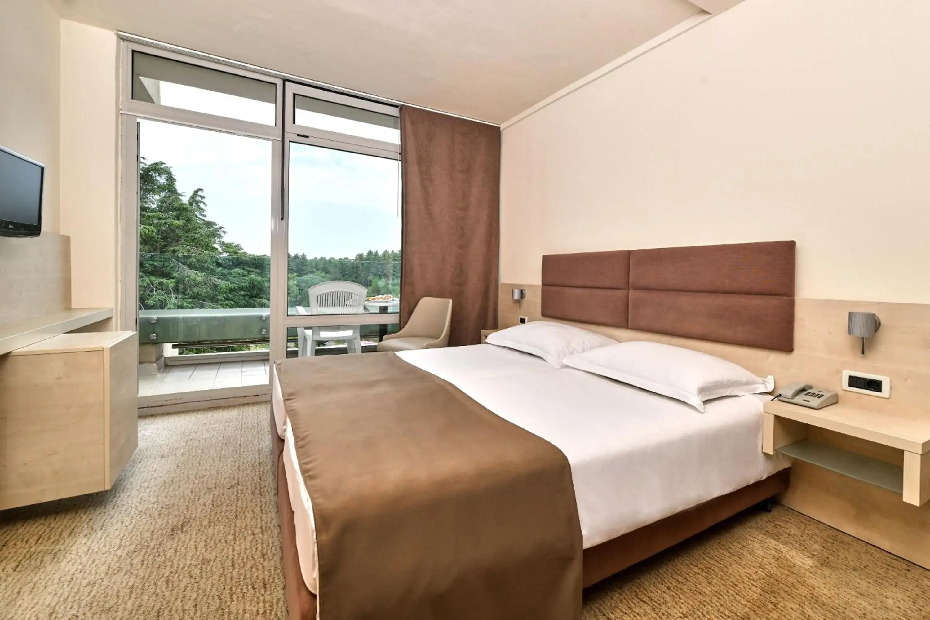 Bedroom, Bed in Hotel Mediteran Plava Laguna