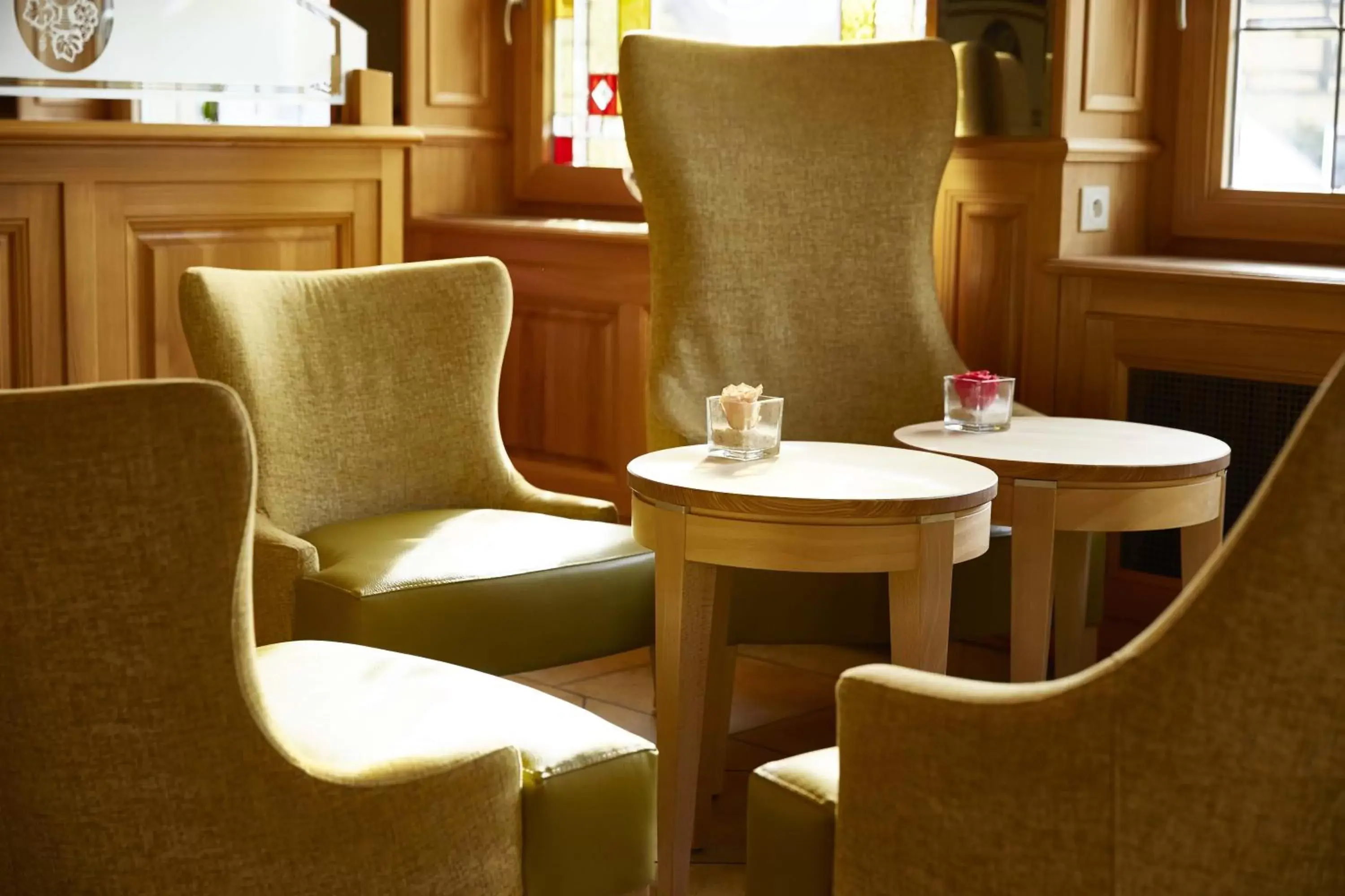 Lounge or bar, Seating Area in Best Western Plus Au cheval Blanc à Mulhouse