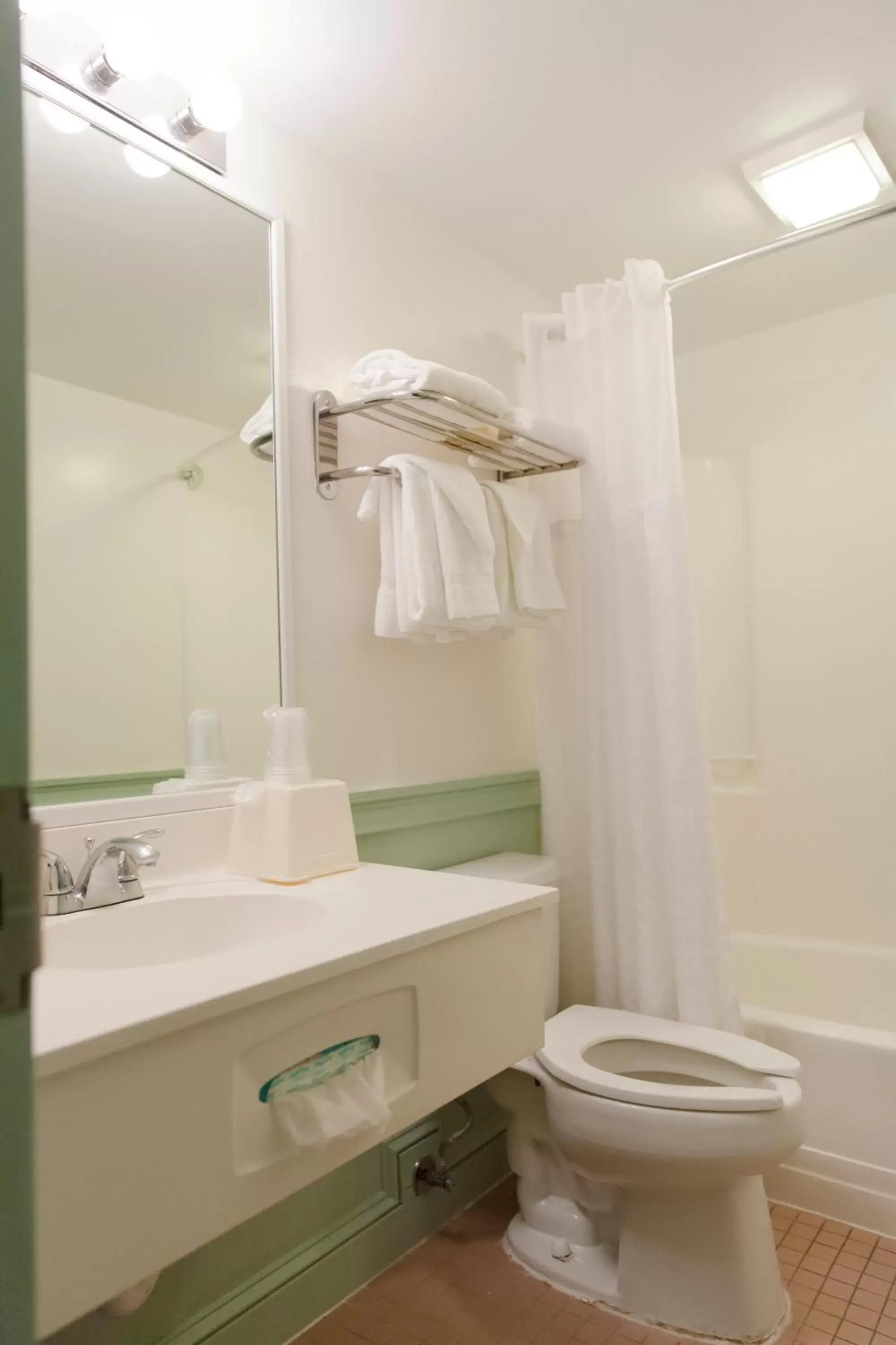 Bathroom in Inns of Virginia Arlington