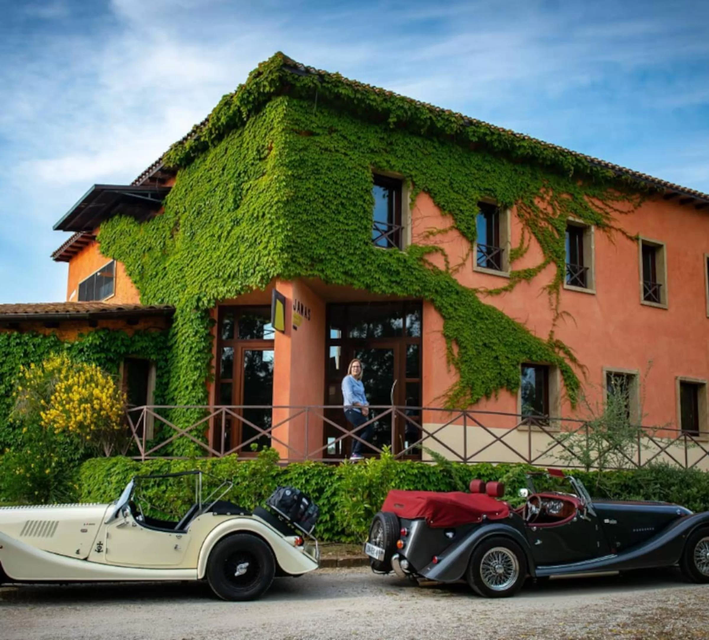 Property building in Janas Country Resort