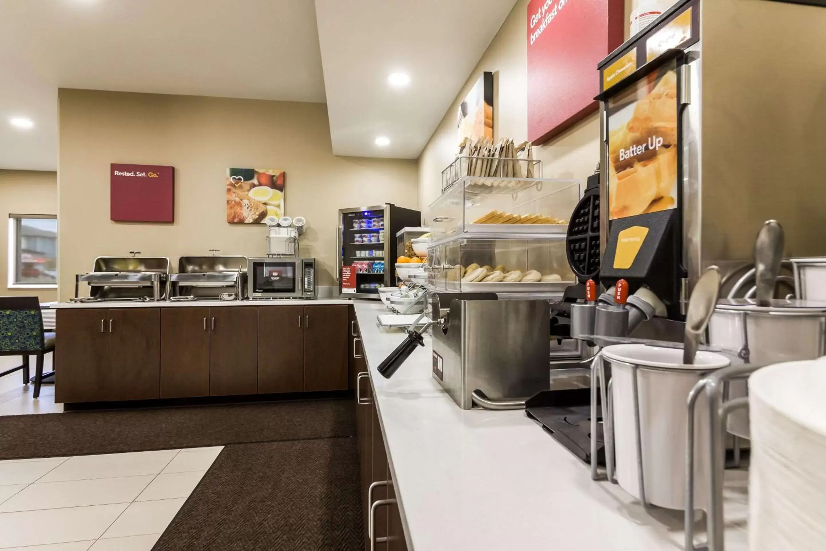 Restaurant/Places to Eat in Comfort Suites - Sioux Falls