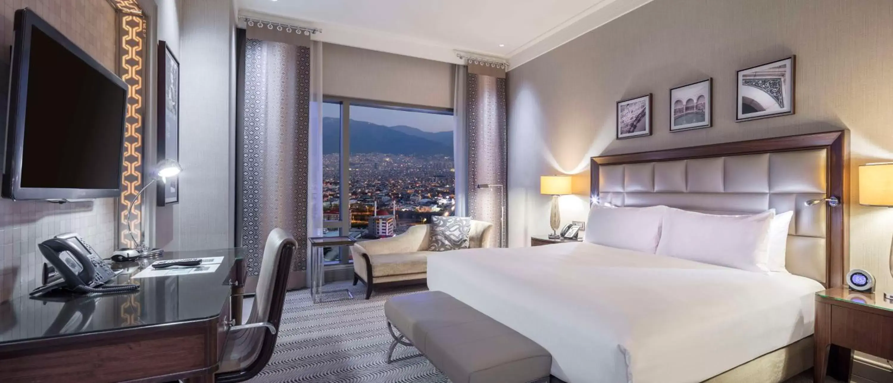 Bedroom in Hilton Bursa Convention Center & Spa