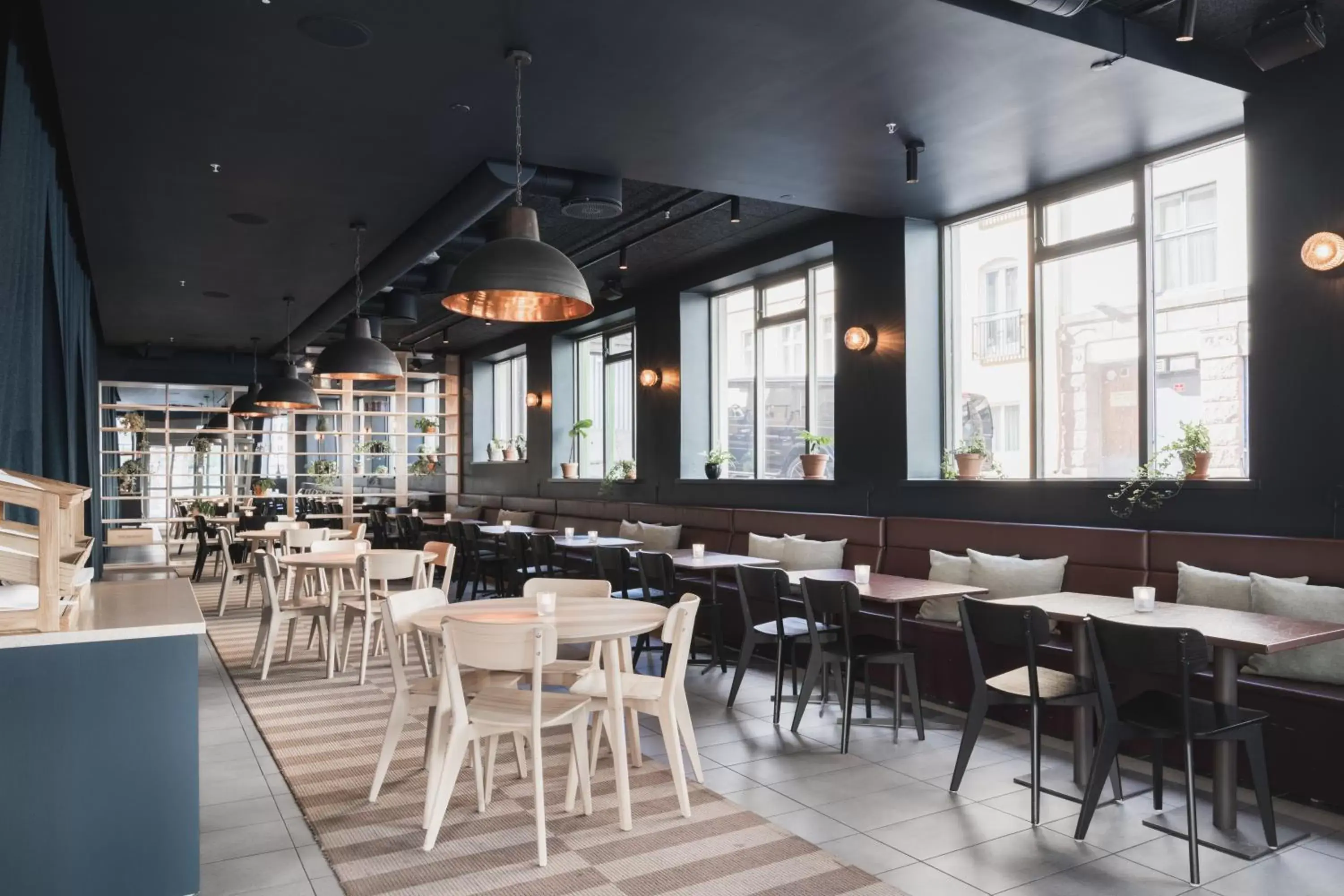 Restaurant/places to eat in Heimen Hotel Restaurant/places to eat in Heimen Hotel