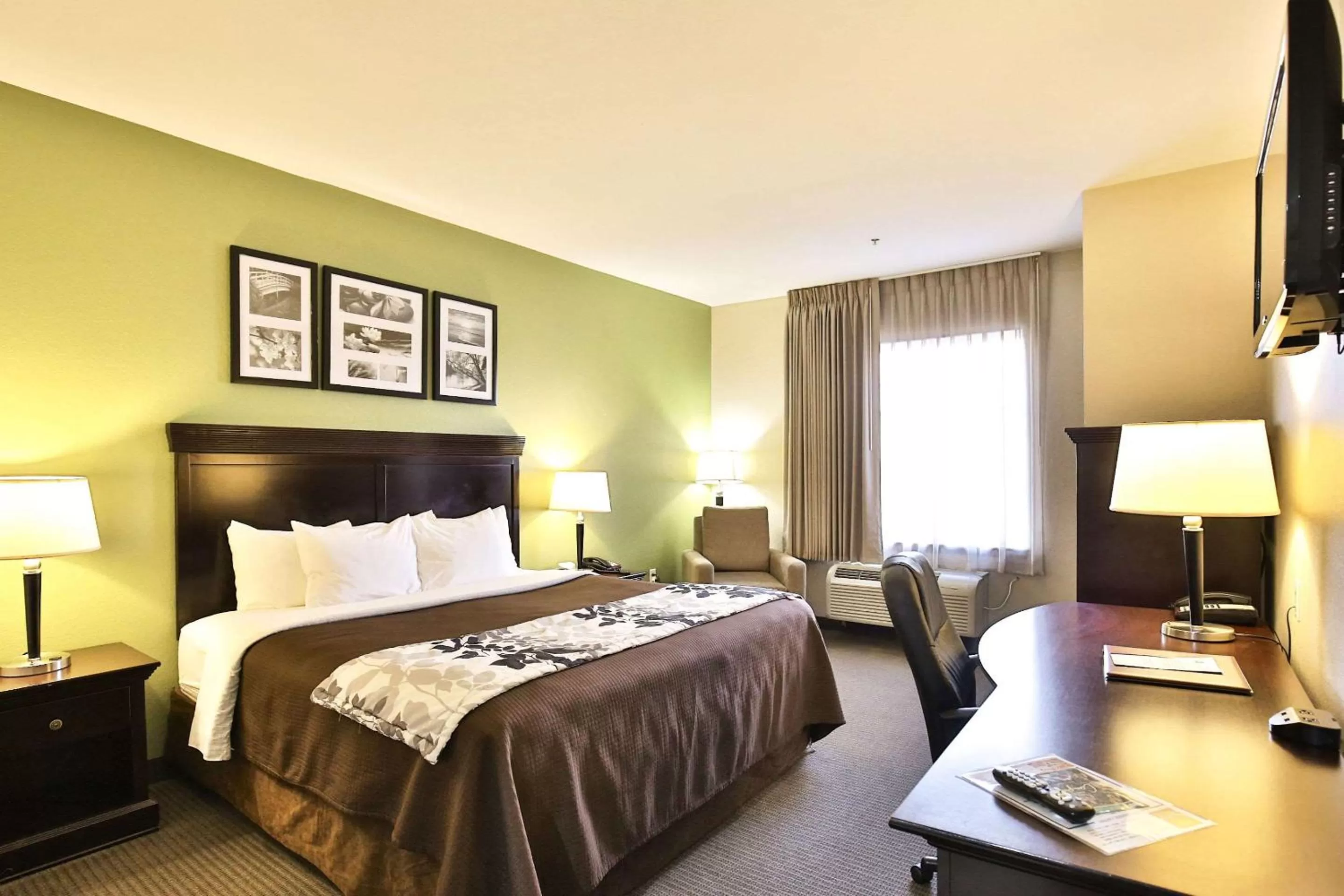 Photo of the whole room, Bed in Sleep Inn & Suites Abilene Near University