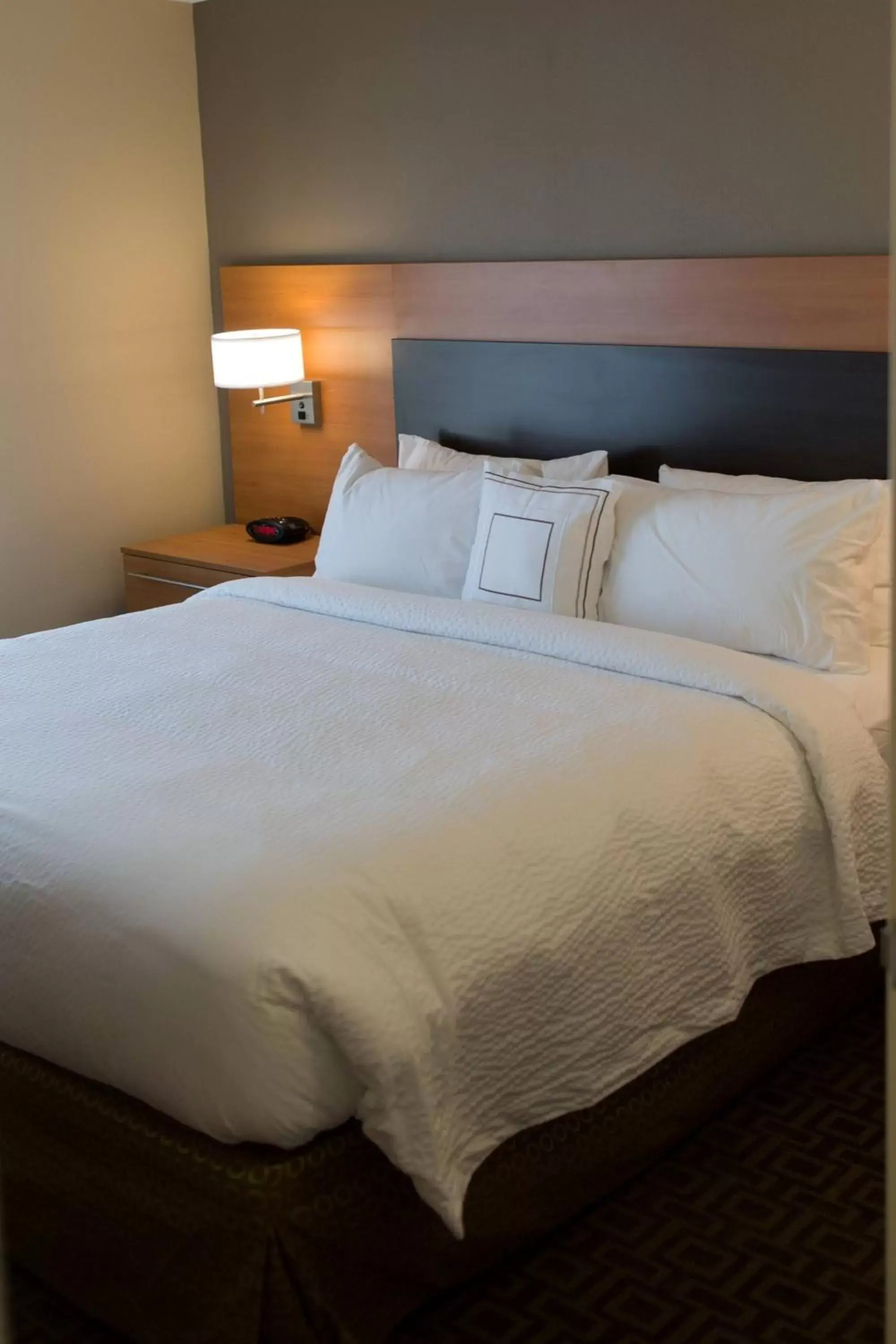 Bedroom, Bed in TownePlace Suites by Marriott Lancaster