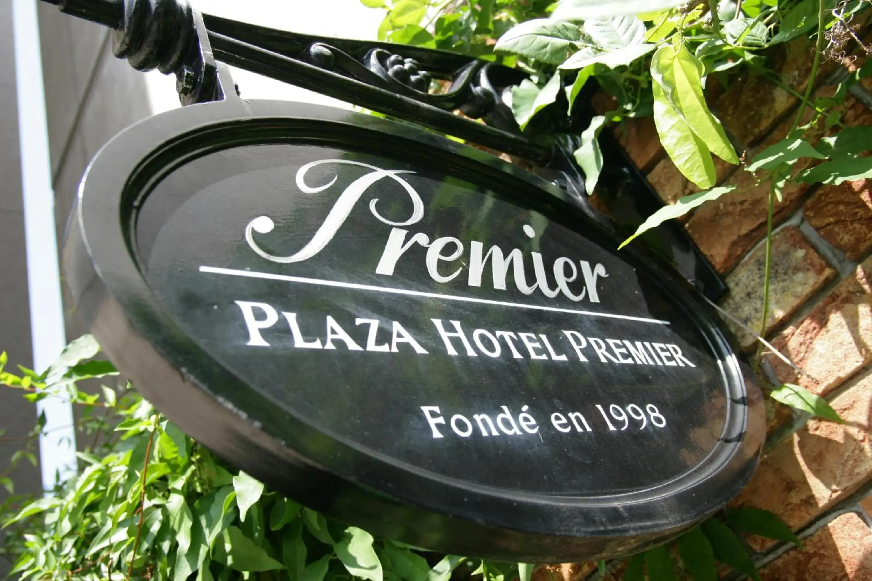 Property logo or sign in Plaza Hotel Premier