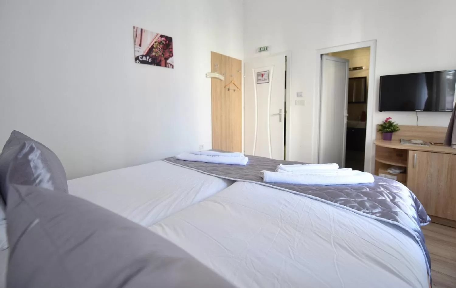 Bed in Villa Nina Hotel & Lounge bar