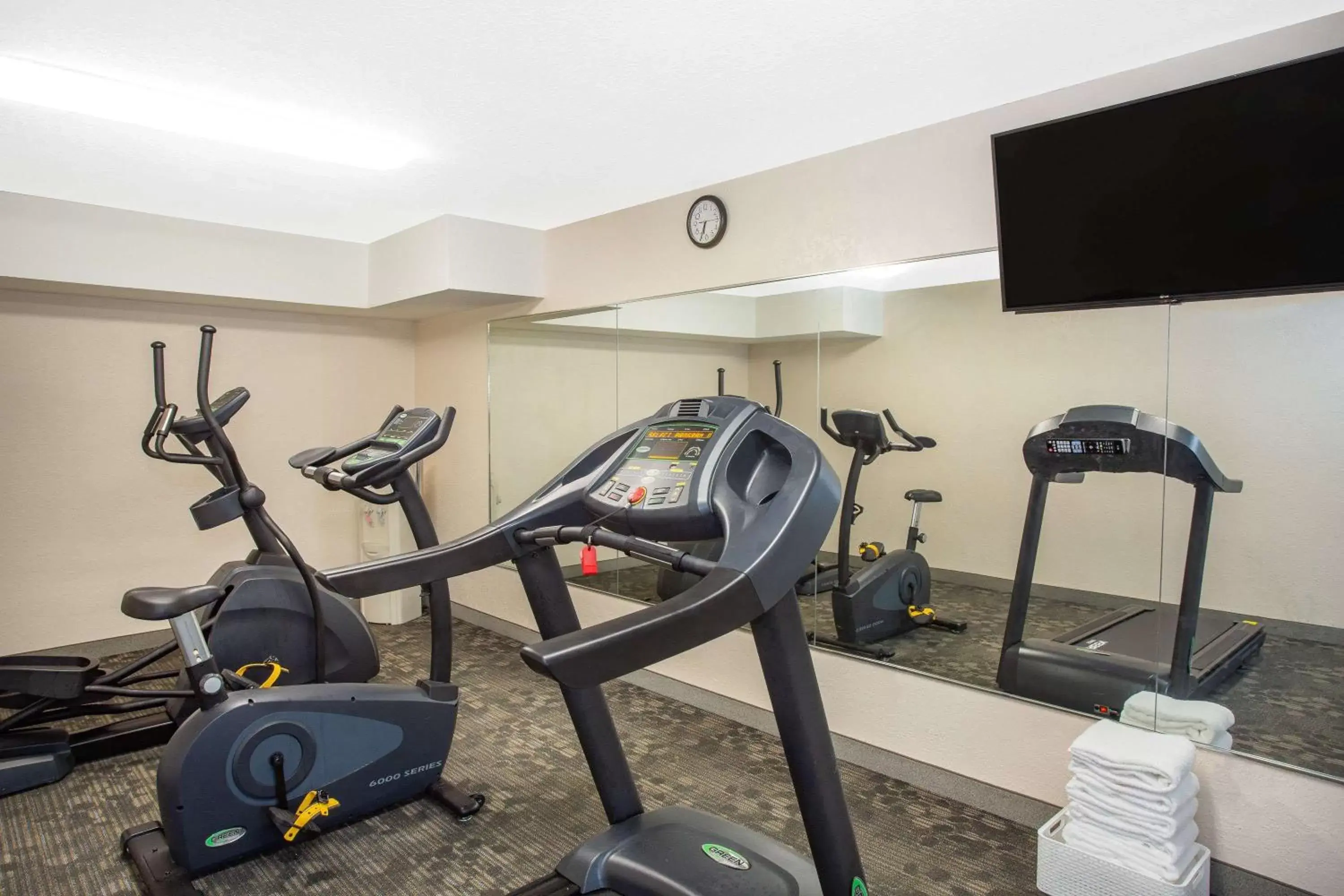 Activities, Fitness Center/Facilities in Super 8 by Wyndham North Palm Beach