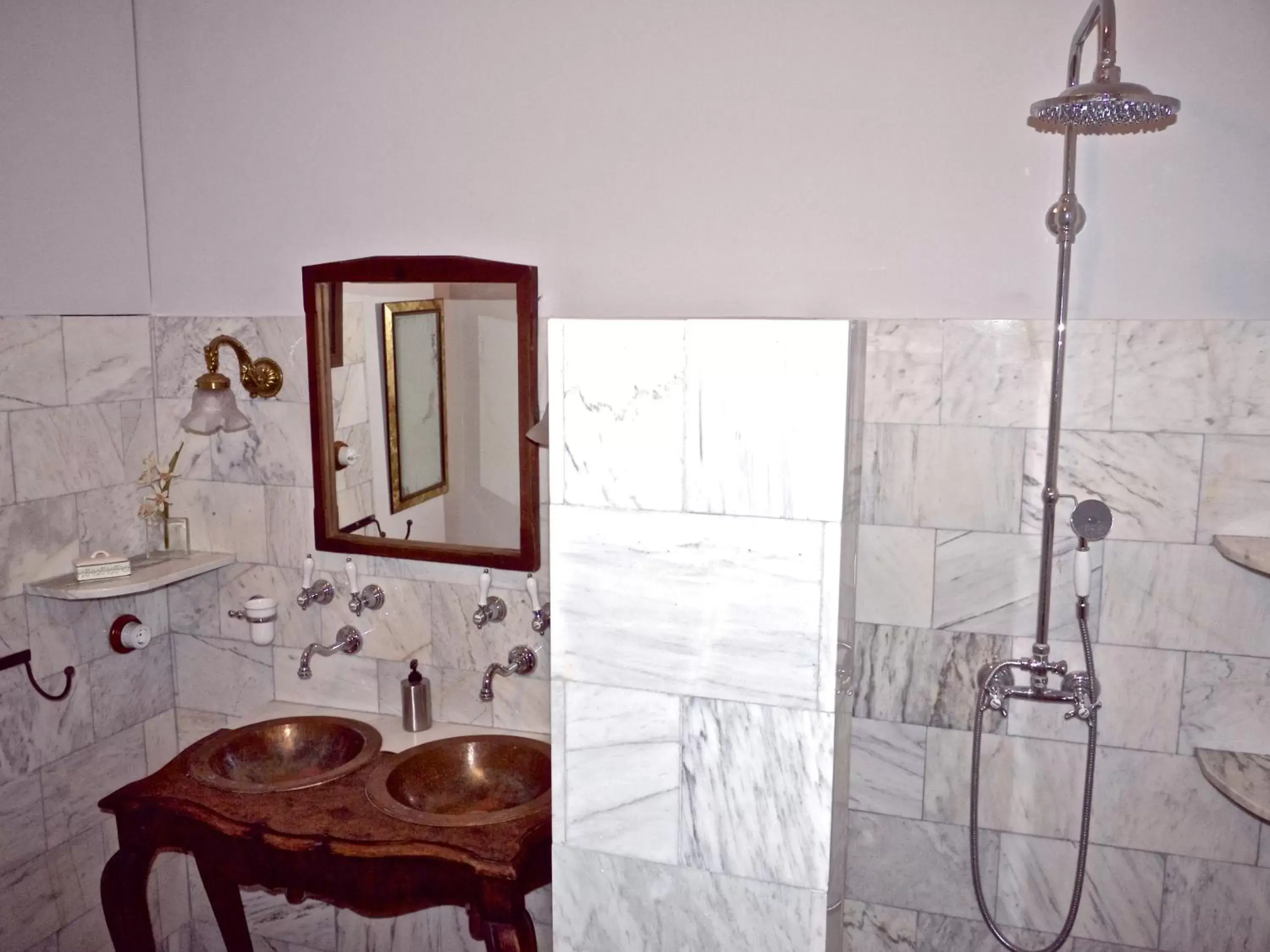 Bathroom in Olmitos 3 Hotel boutique, Casa-Palacio