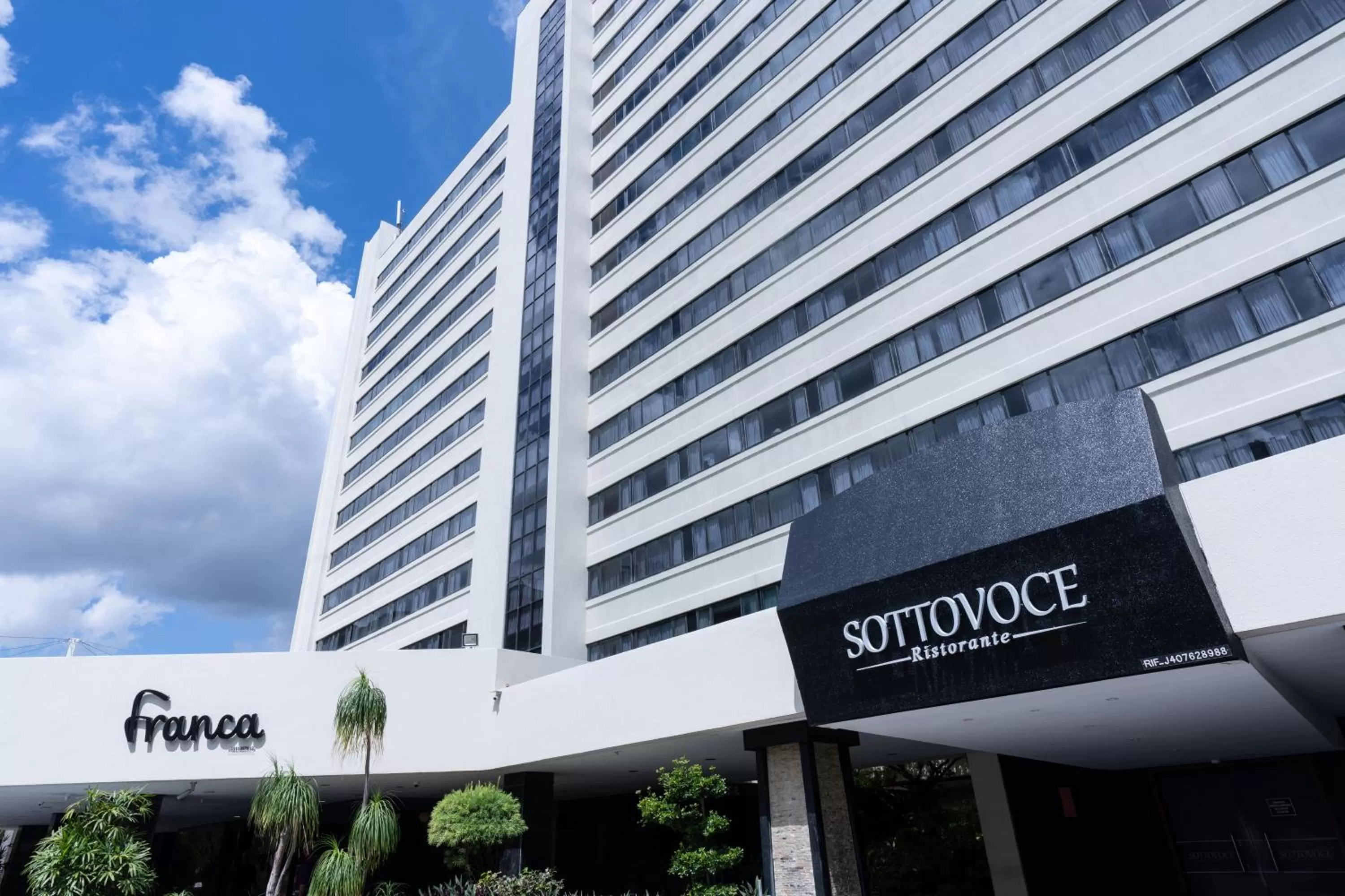 Restaurant/places to eat in Eurobuilding Hotel & Suites Caracas