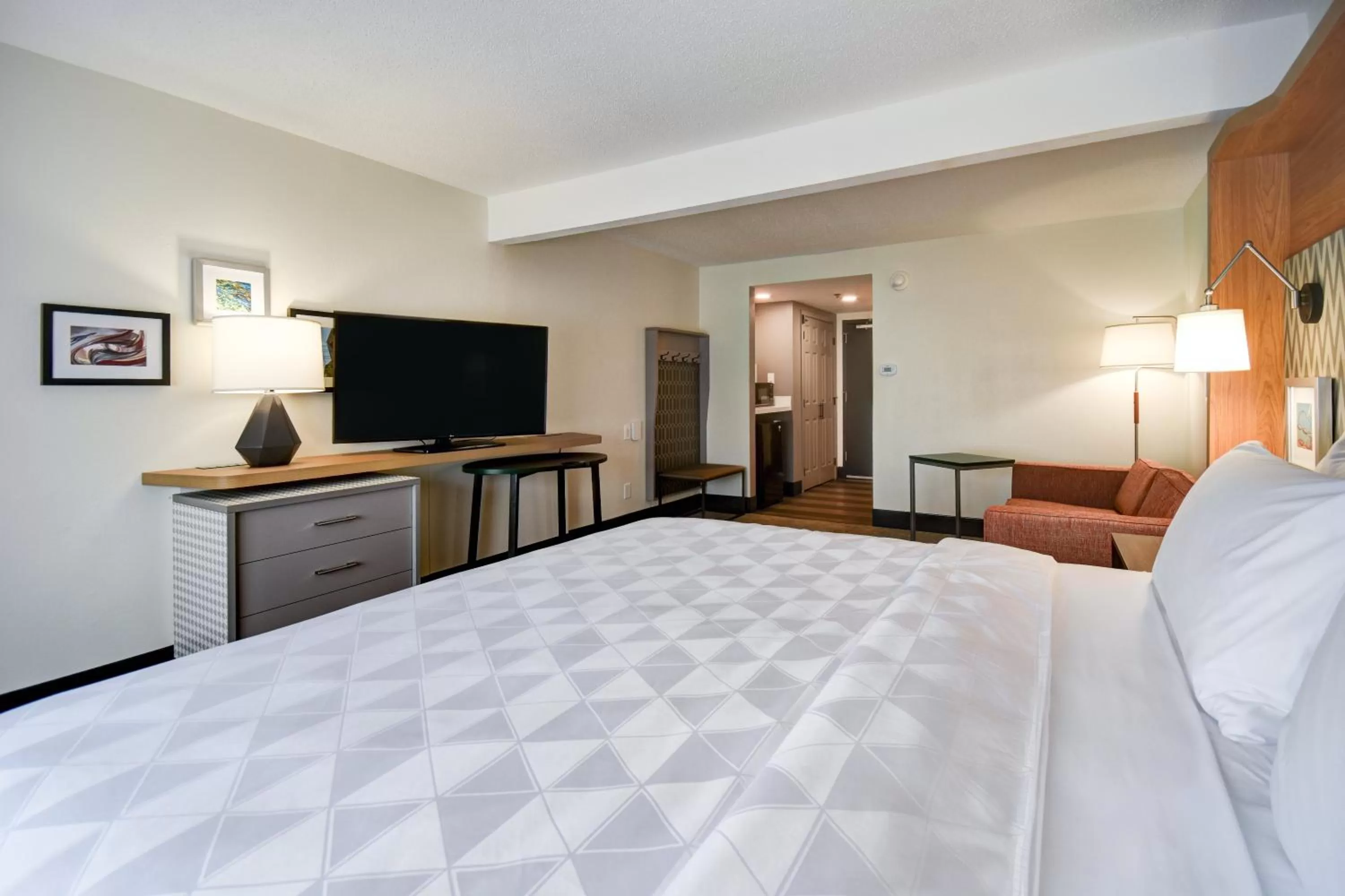 Photo of the whole room, Bed in Holiday Inn Allentown-Bethlehem by IHG