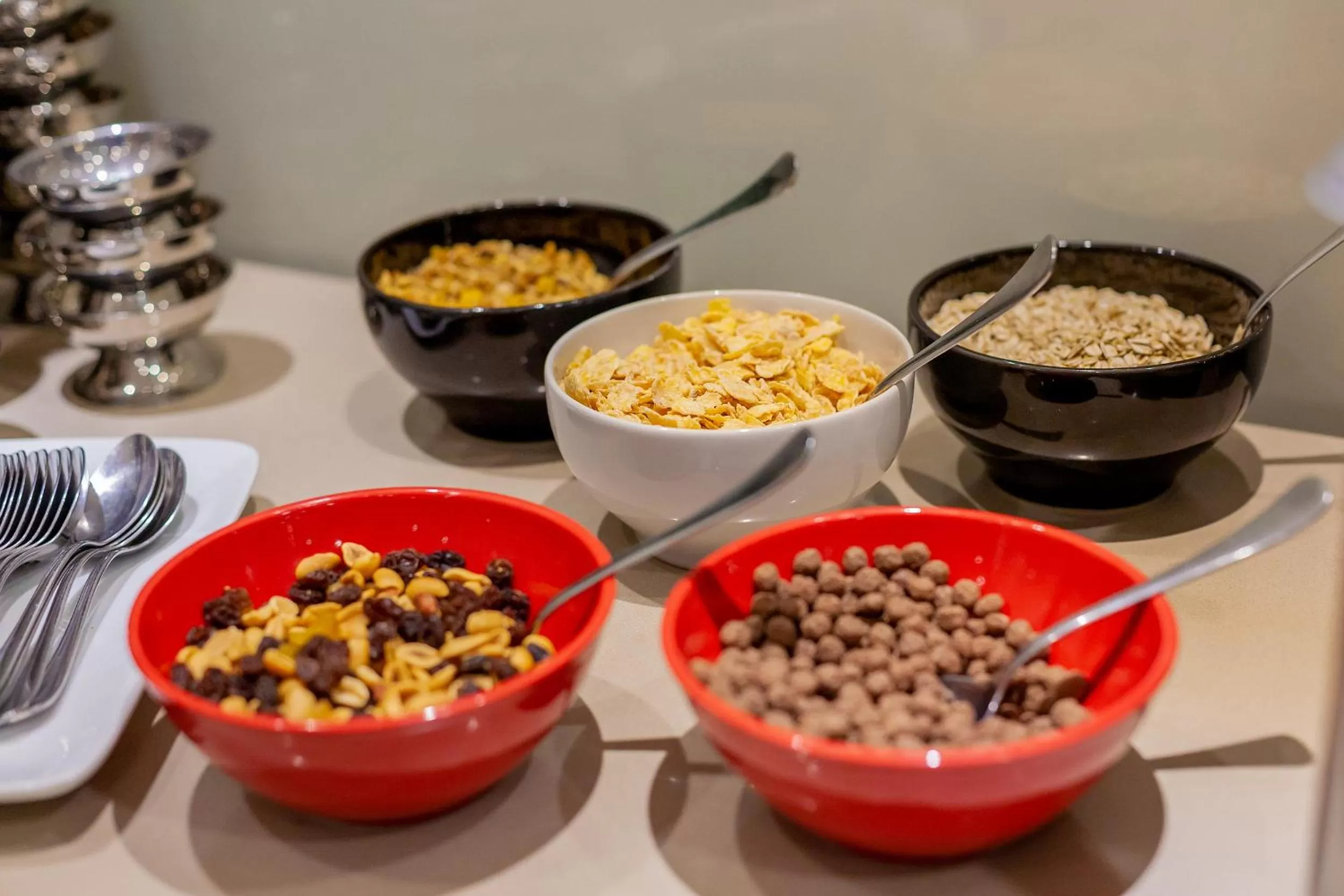 Buffet breakfast in Tri Hotel Executive Brusque