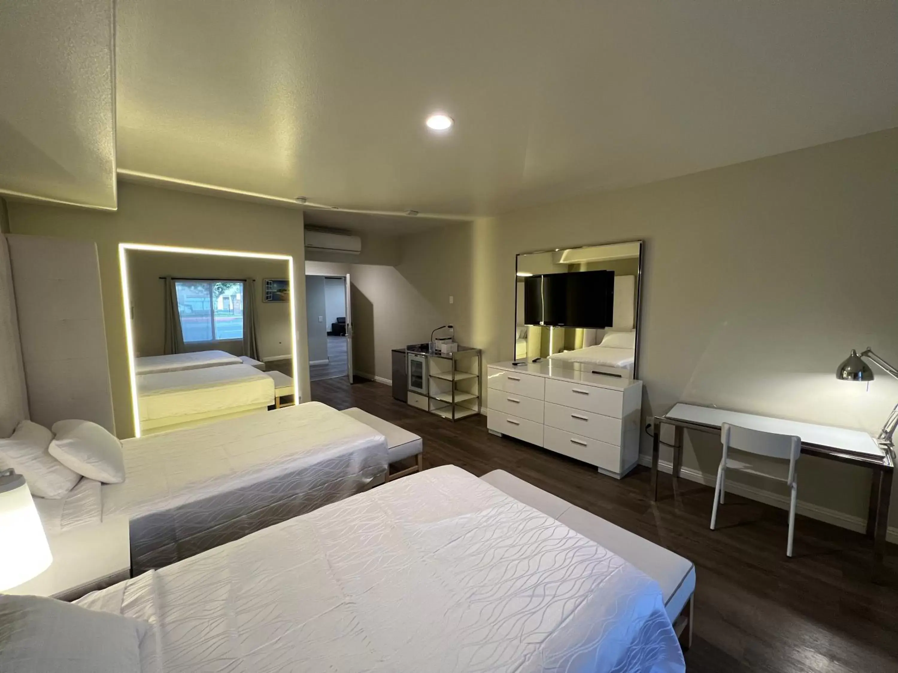 Photo of the whole room, Bed in ASPIRE INN & SUITES Orange