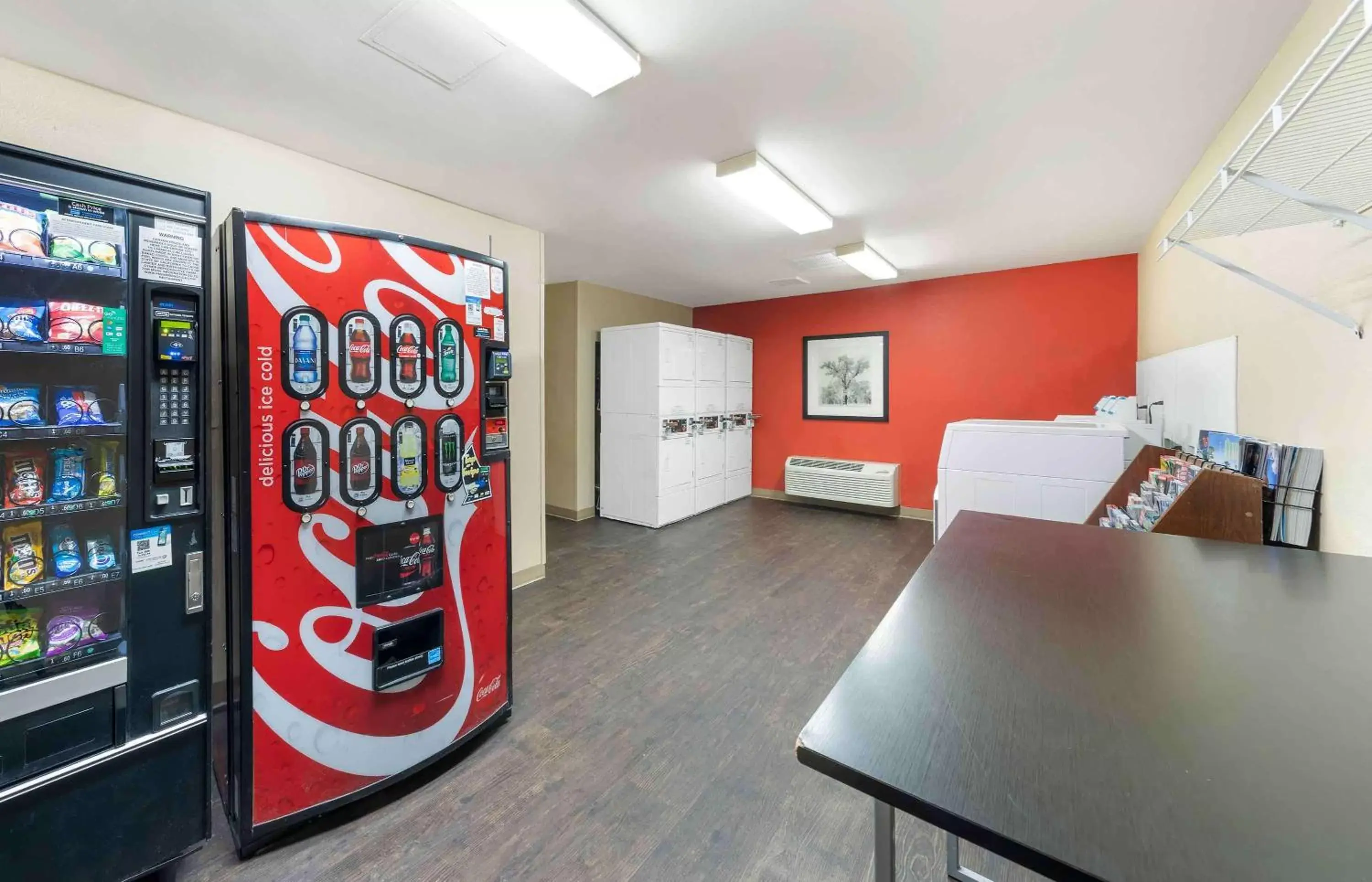 Property building in Extended Stay America Suites - Los Angeles - Valencia Property building in Extended Stay America Suites - Los Angeles - Valencia