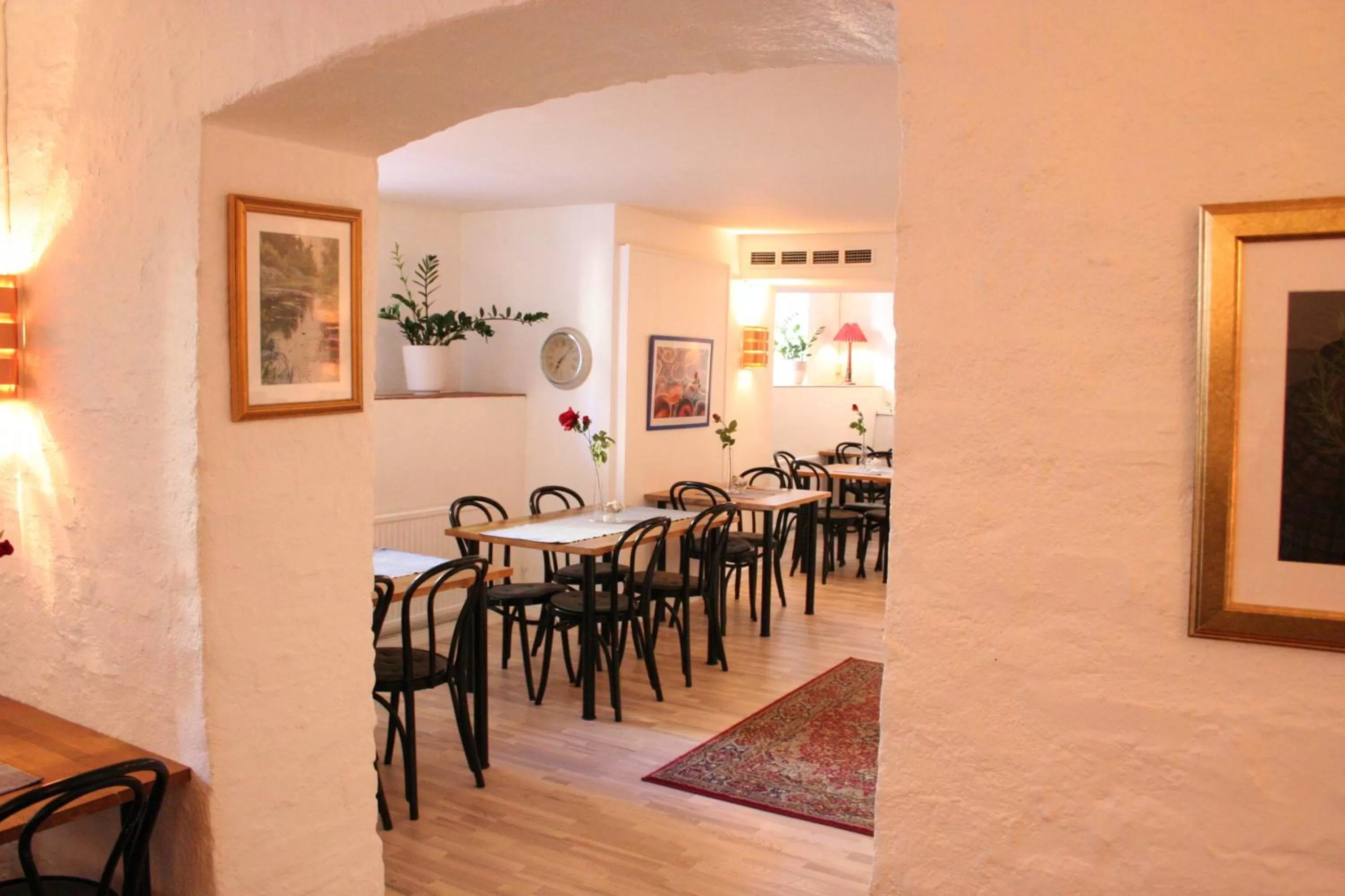 Restaurant/places to eat in Hotel Poseidon