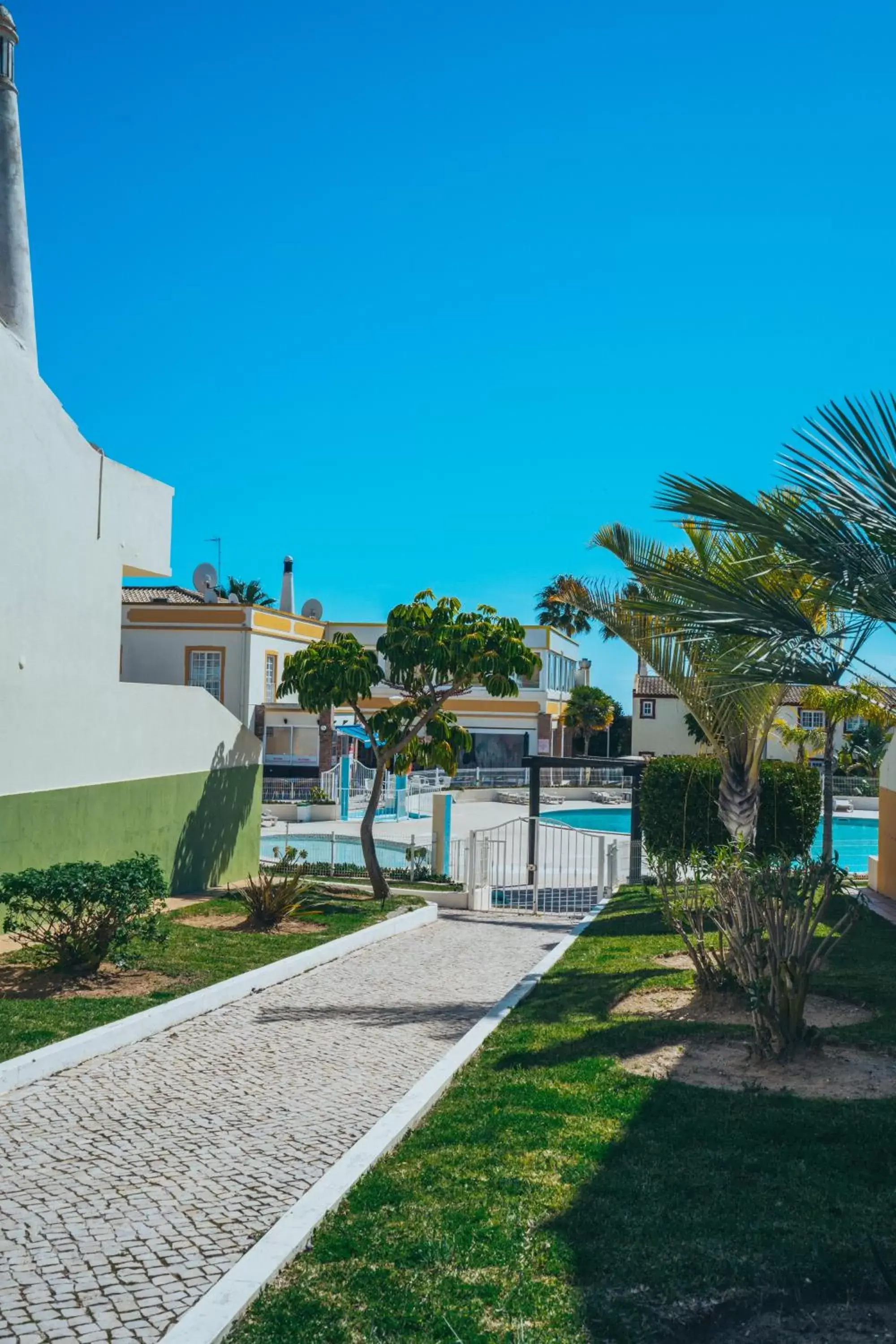 Swimming pool, Garden in Ponta Grande Sao Rafael Resort by Umbral