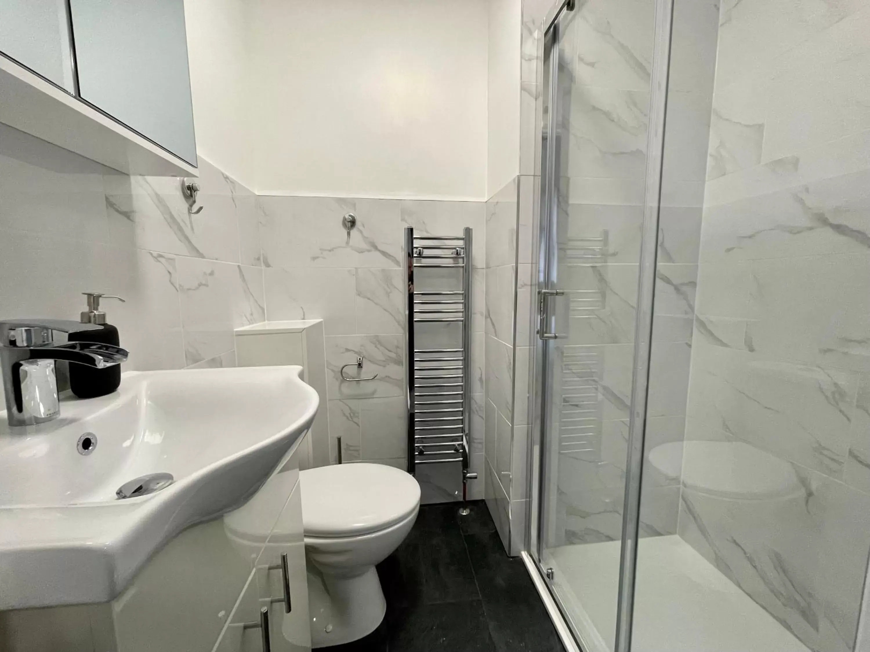 Bathroom in Oxford Street Stays