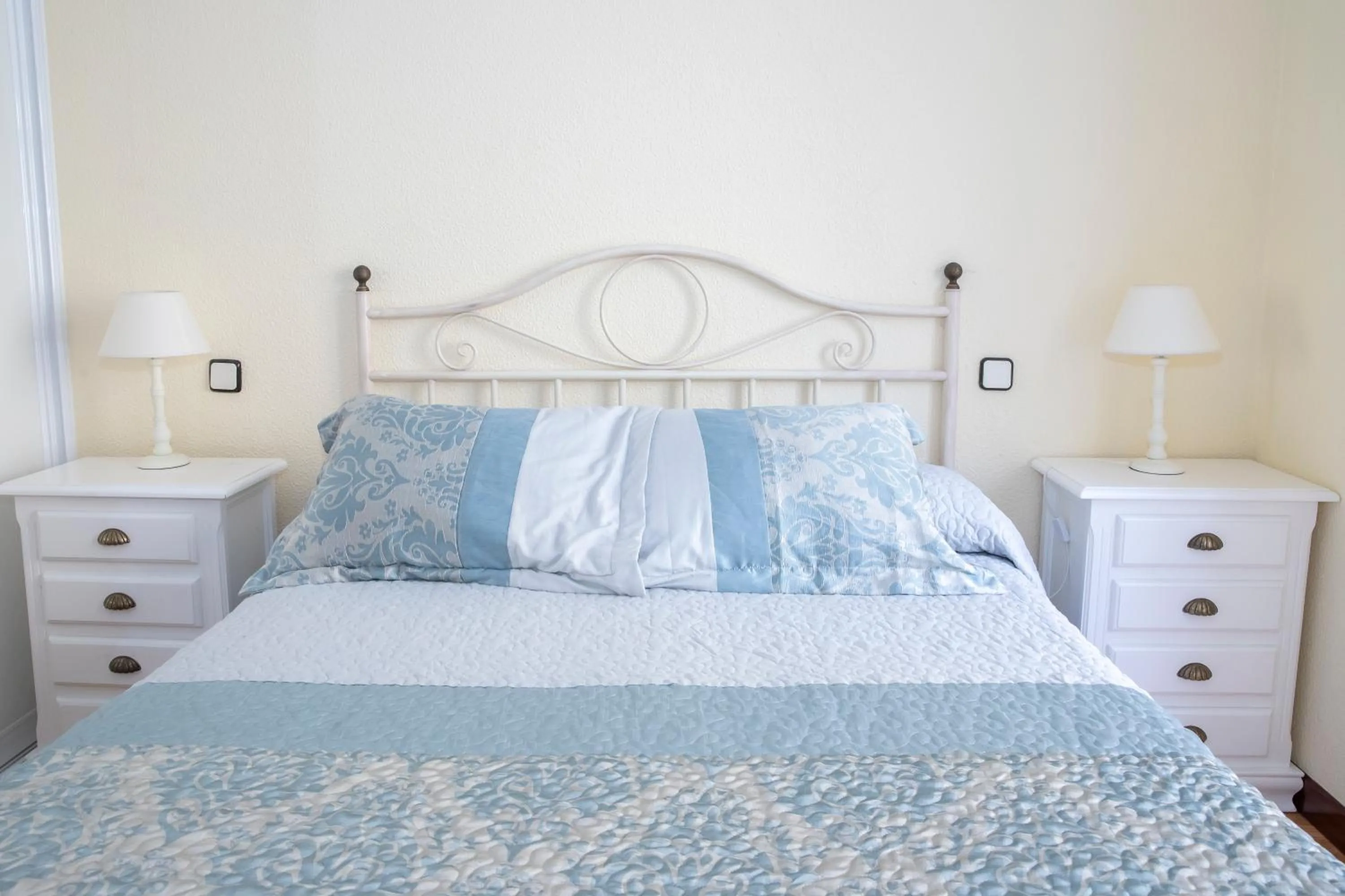 Bedroom, Bed in Hostal Tokio