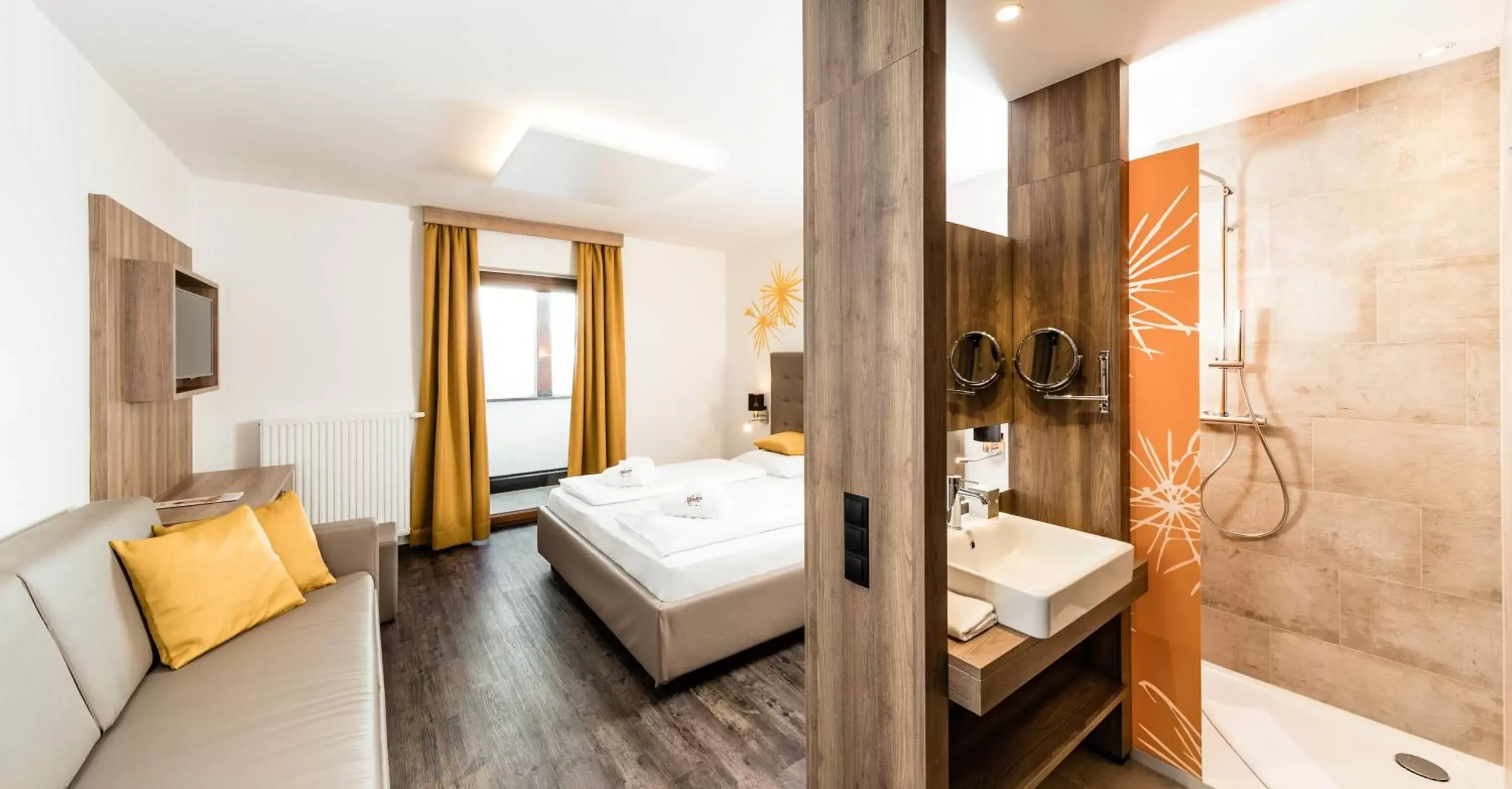 Bedroom, Bathroom in Hotel Almina