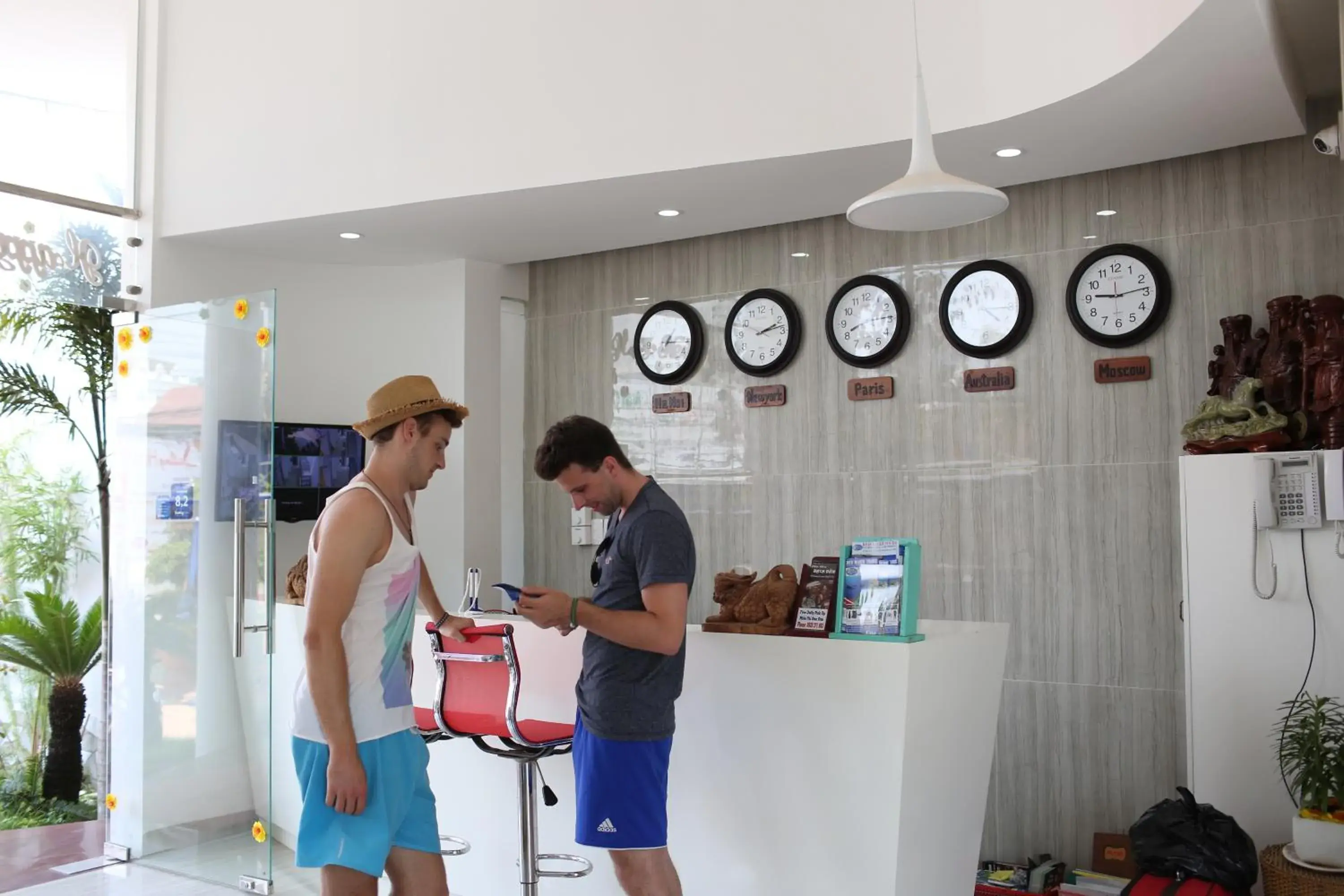 Communal lounge/ TV room in Sailing Hotel Phú Quốc Island