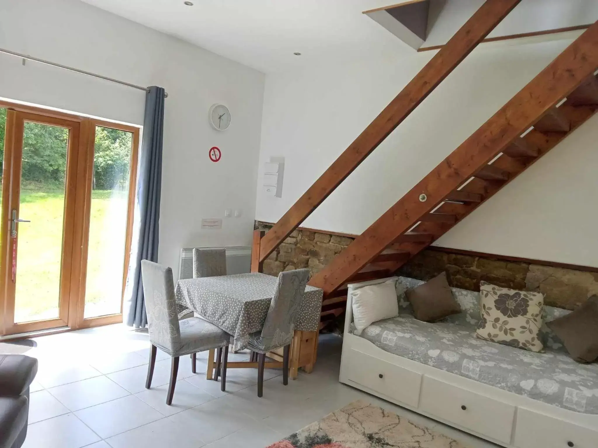 Living room, Dining Area in Maison du Murphy