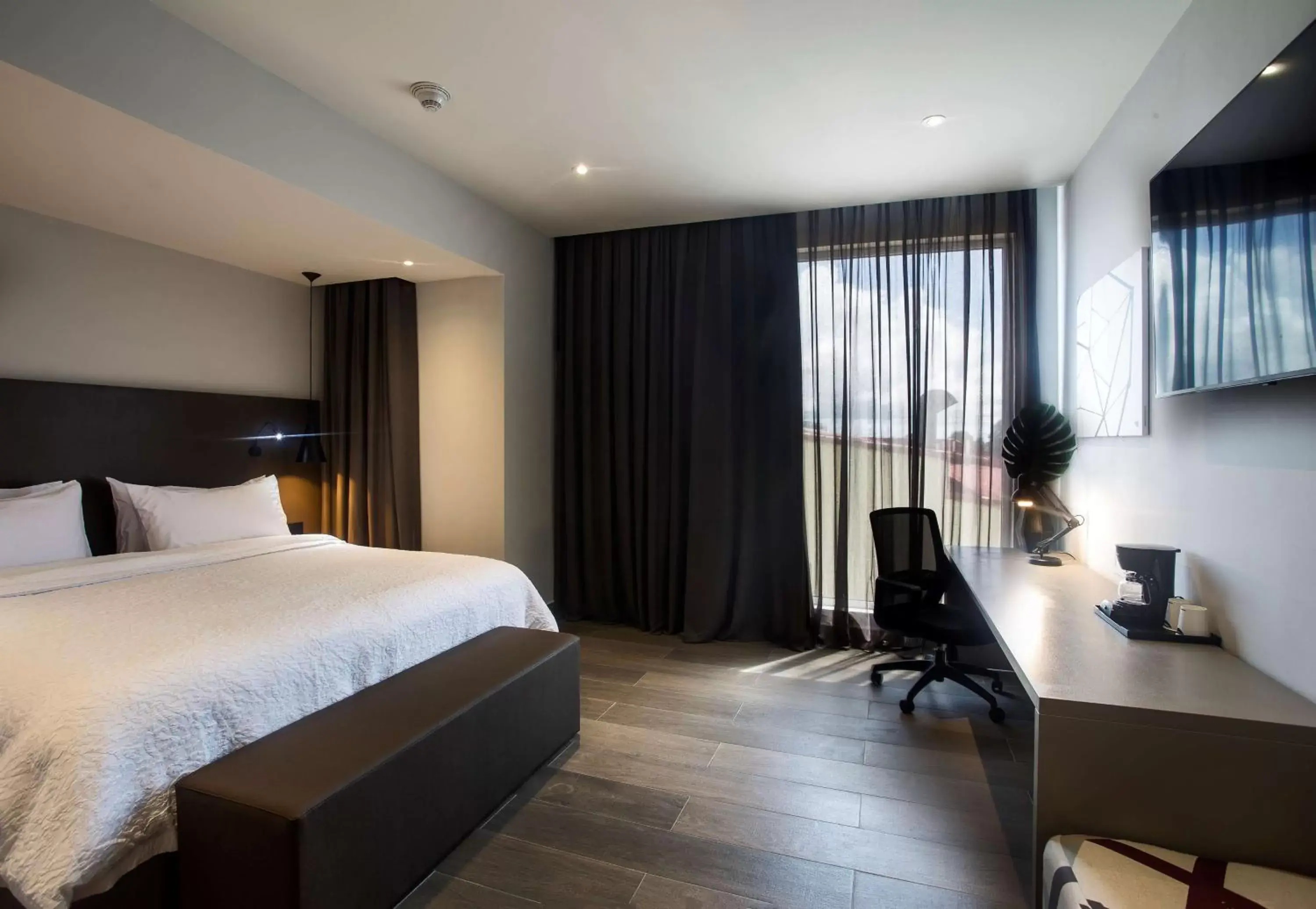 Bedroom, Bed in Hampton by Hilton David, Panamá Bedroom, Bed in Hampton by Hilton David, Panamá