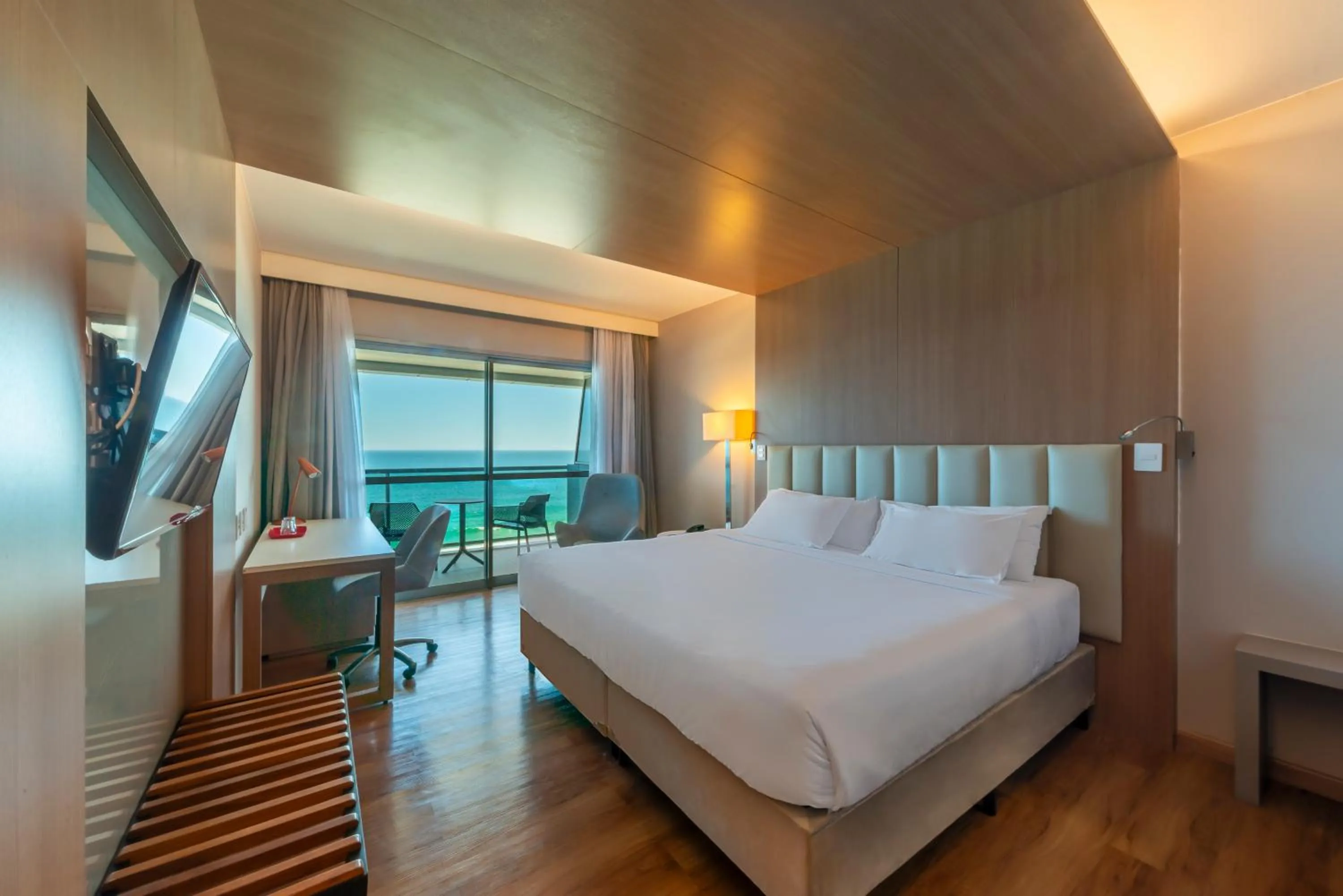 Bedroom, Bed in Laghetto Stilo Barra