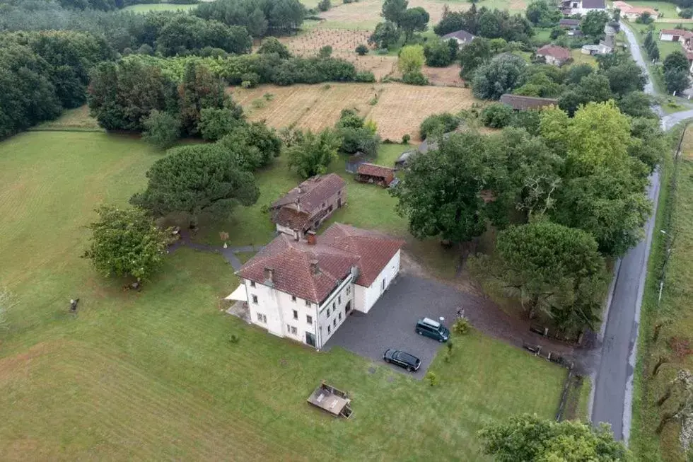 Property building, Bird's-eye View in maison d'hôtes labastide