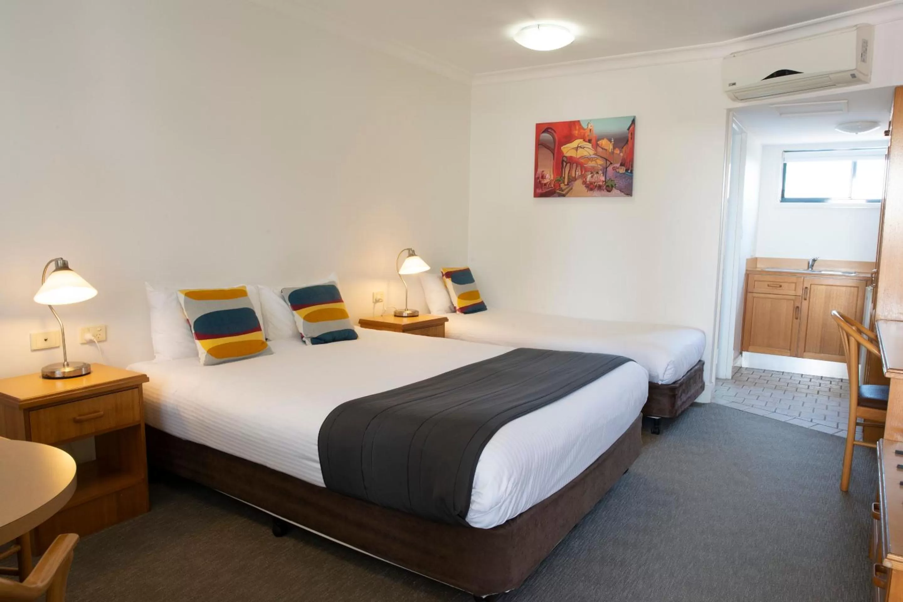 Bed in Rockpool Motor Inn