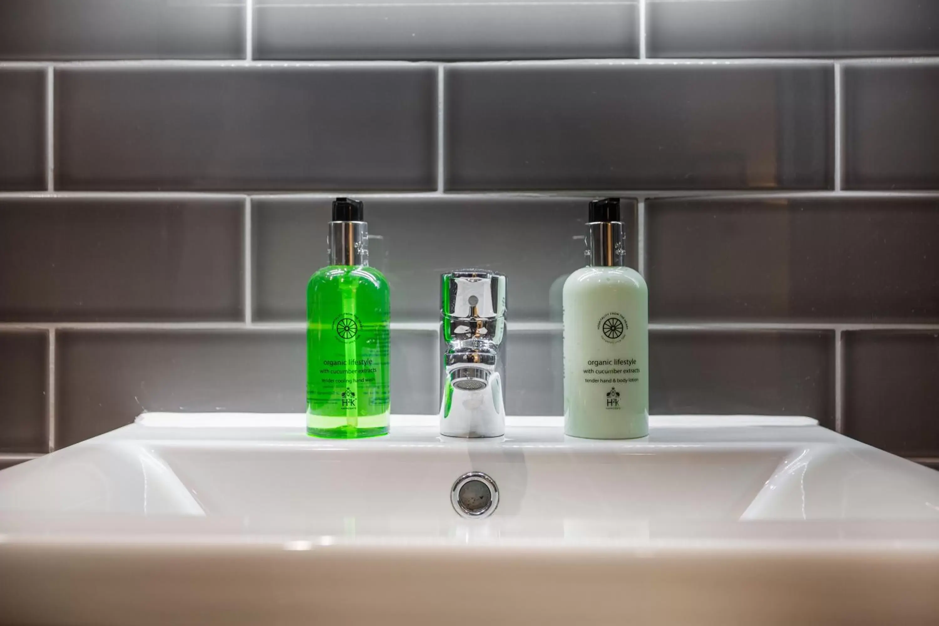 Bathroom in The George Hotel, Amesbury, Wiltshire