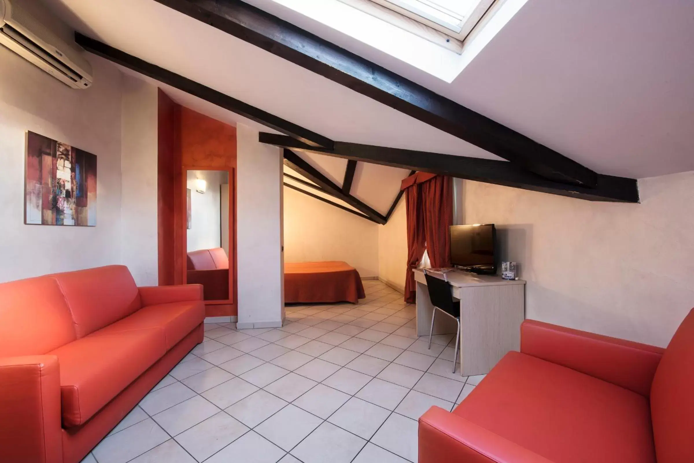 Bedroom, Seating Area in Hotel Villa Glicini