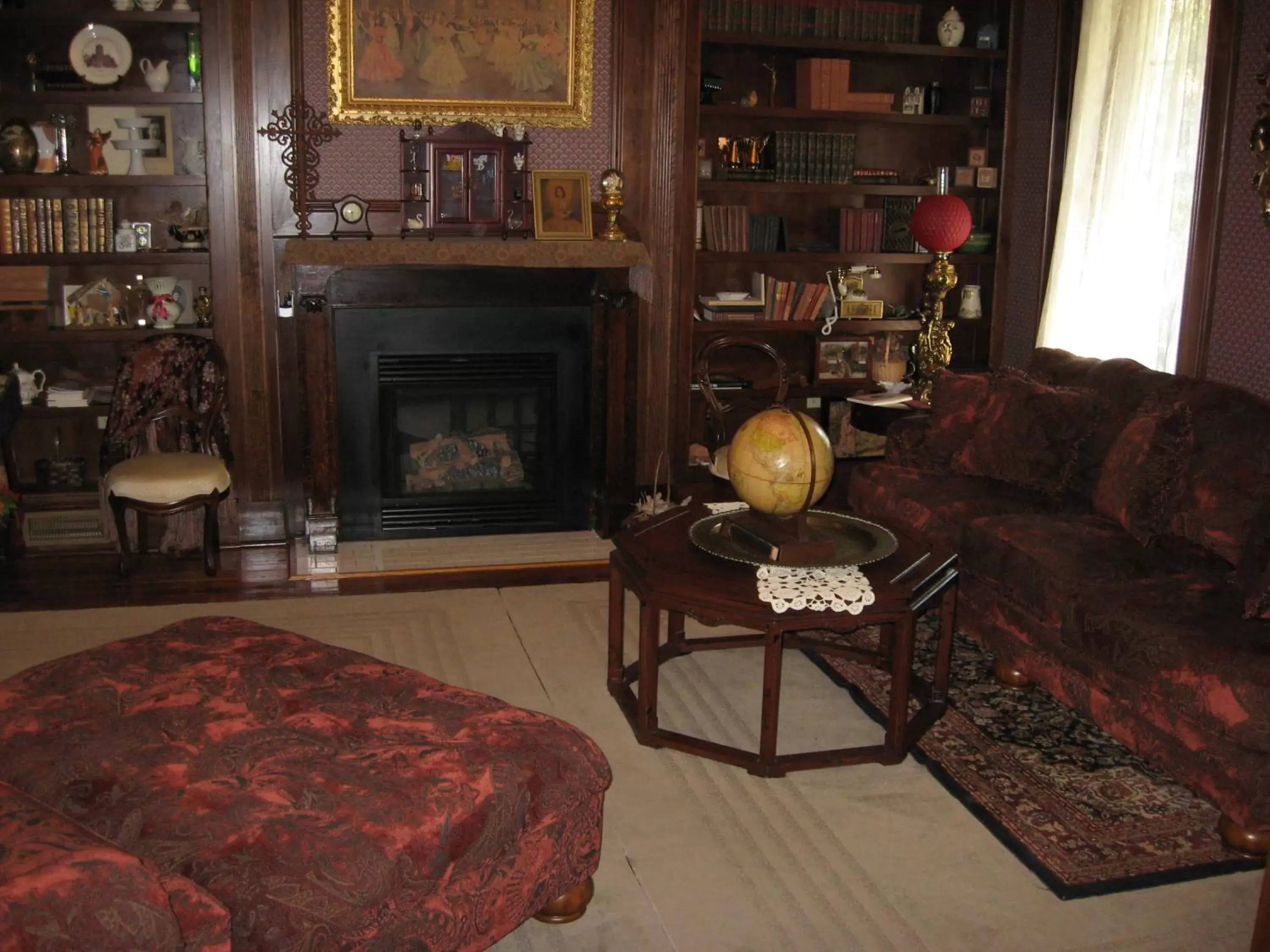 Library, Seating Area in Bayberry House Bed and Breakfast