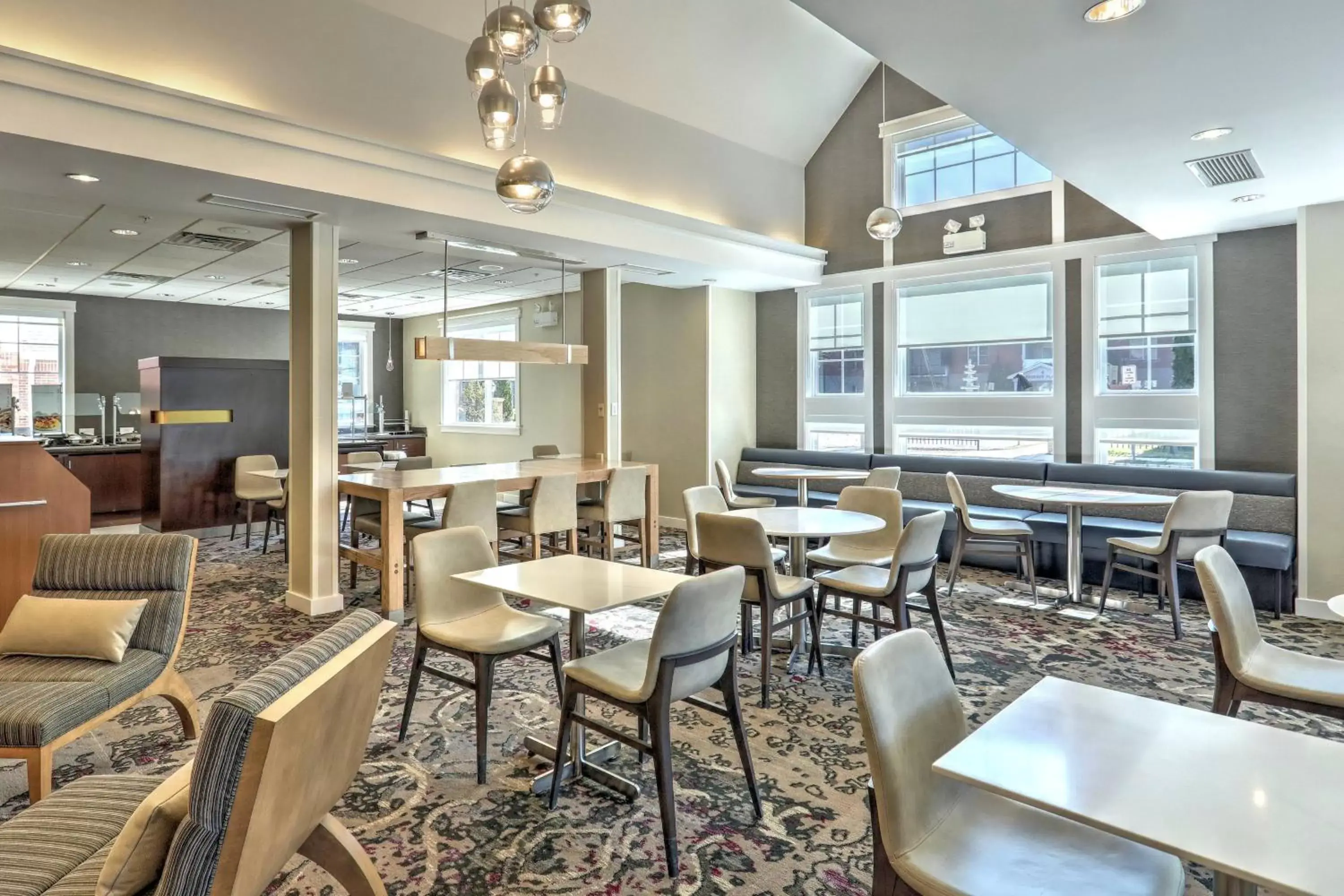 Lobby or reception, Lounge/Bar in Residence Inn by Marriott Woodbridge Edison/Raritan Center