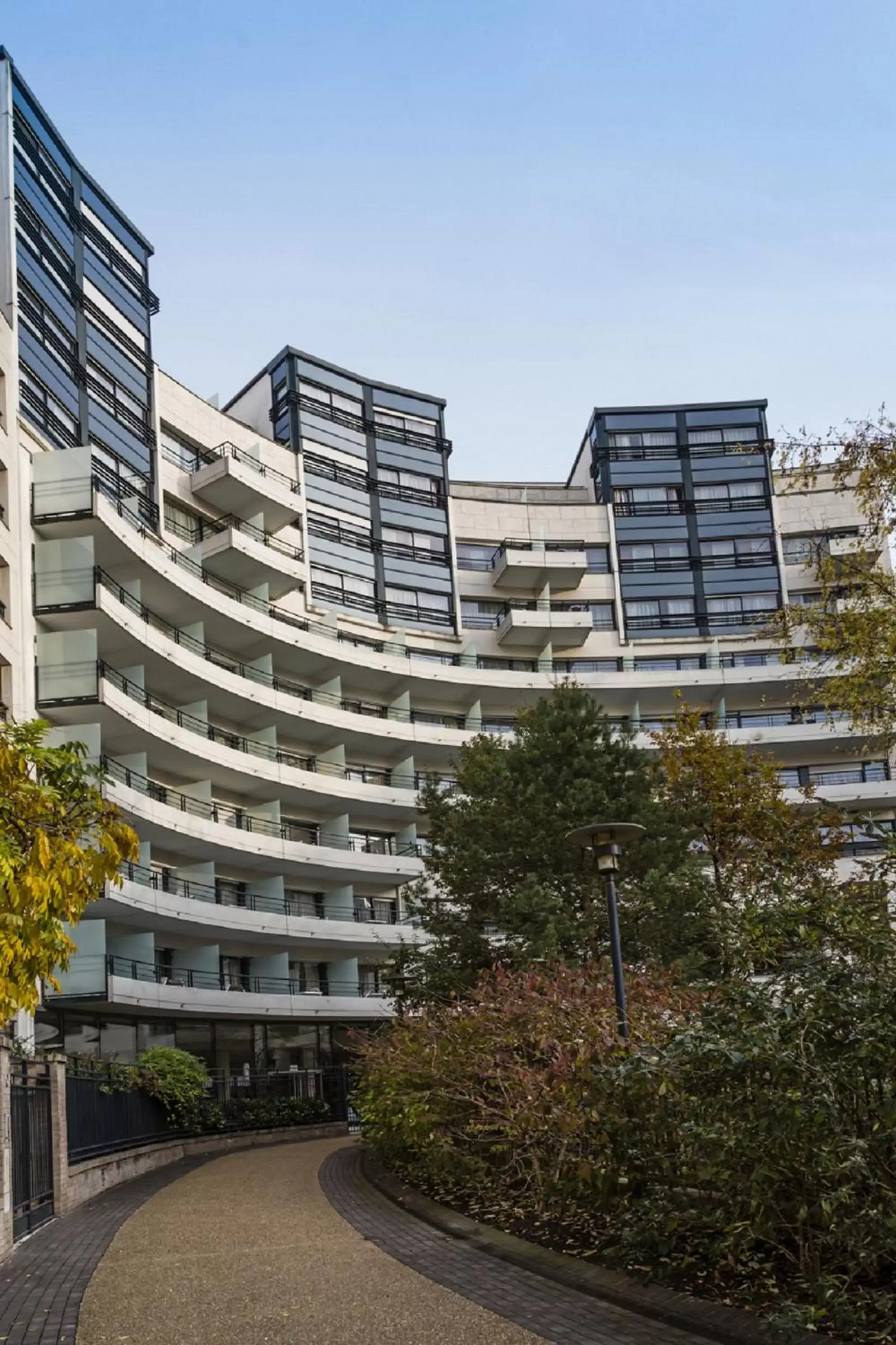 Facade/entrance, Property Building in Residhome Courbevoie La Défense