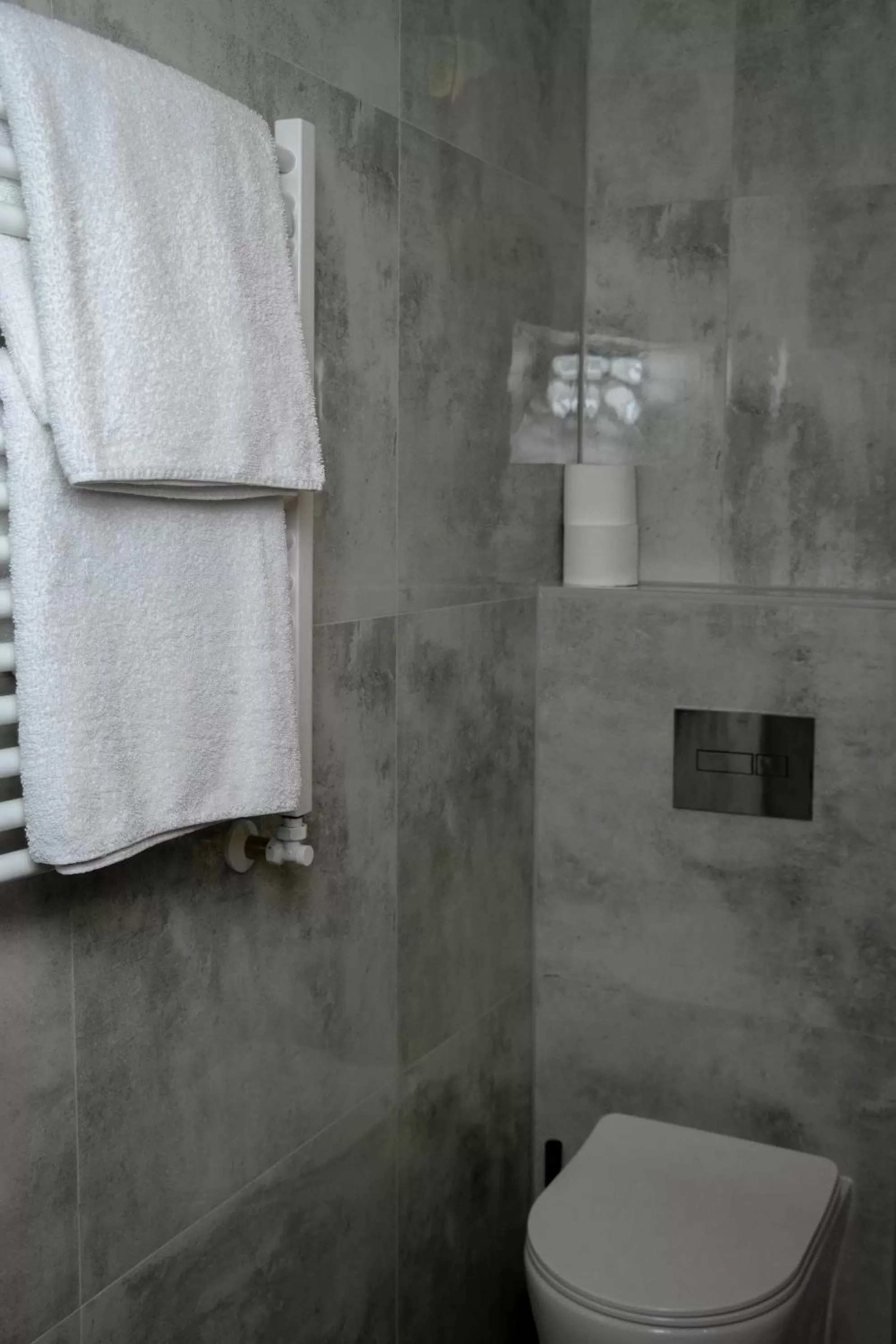 Shower in Hotel George