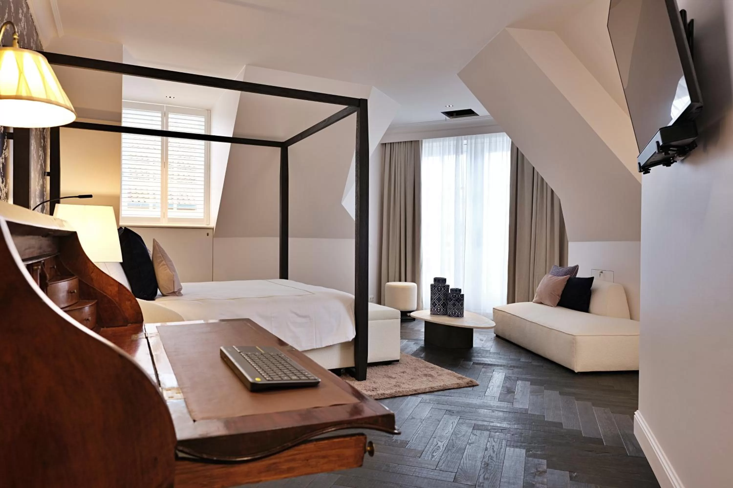 Bed in De Lindenhoeve Boutique Hotel